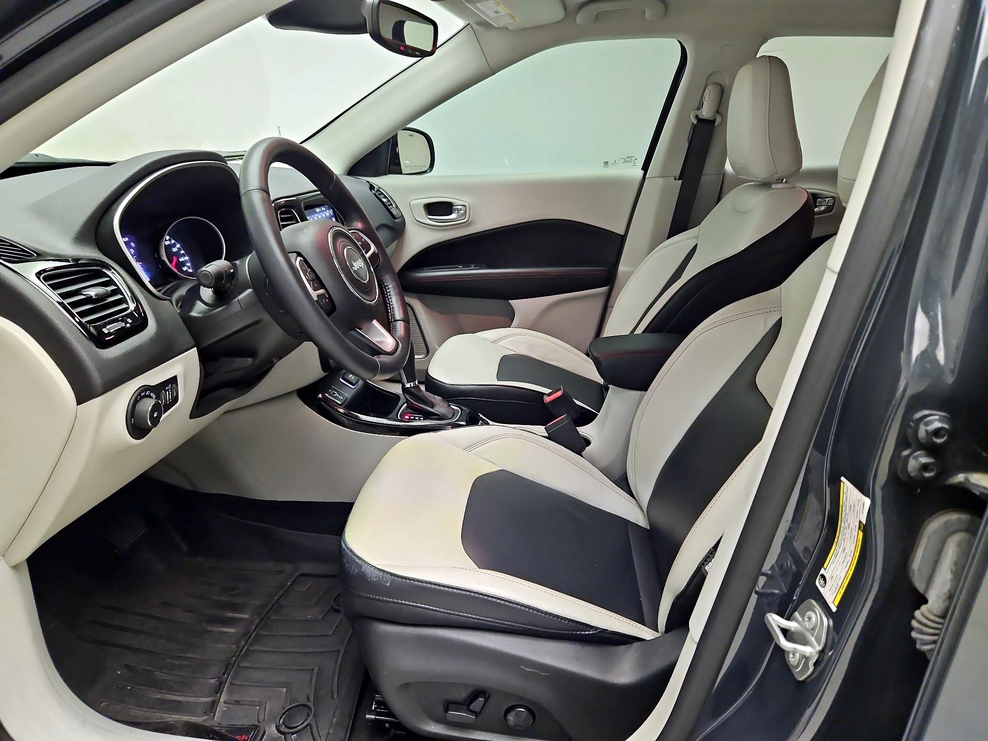 Thumbnail: 2018 Jeep Compass - 11