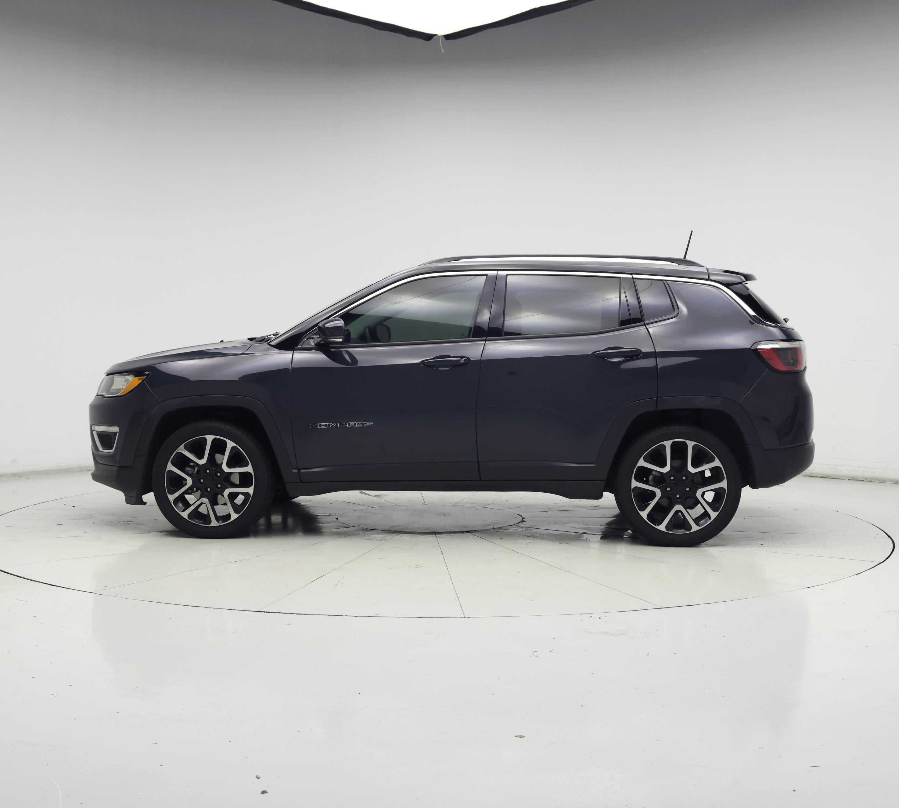 Thumbnail: 2018 Jeep Compass - 3