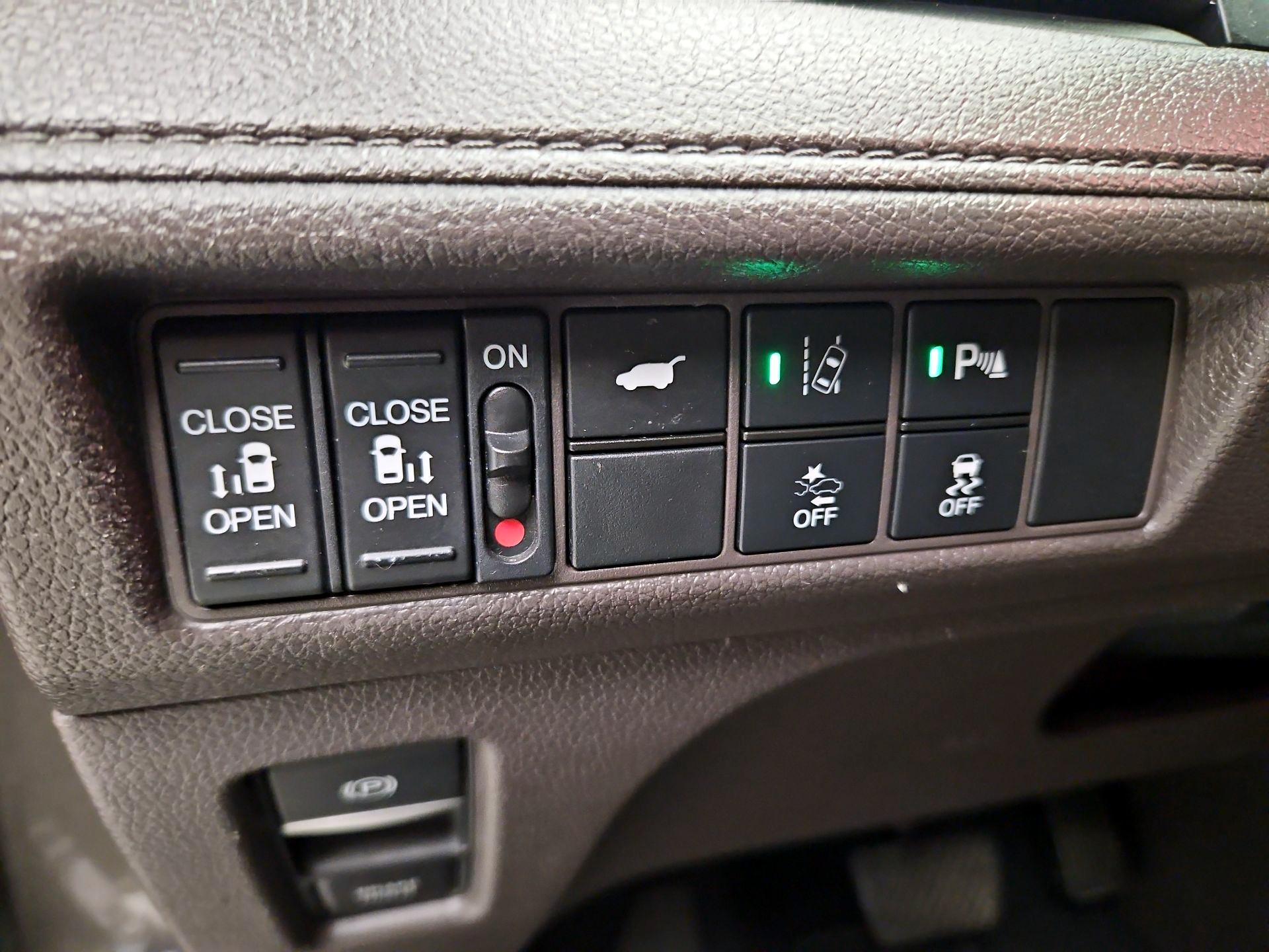 Thumbnail: 2019 Honda Odyssey - 13