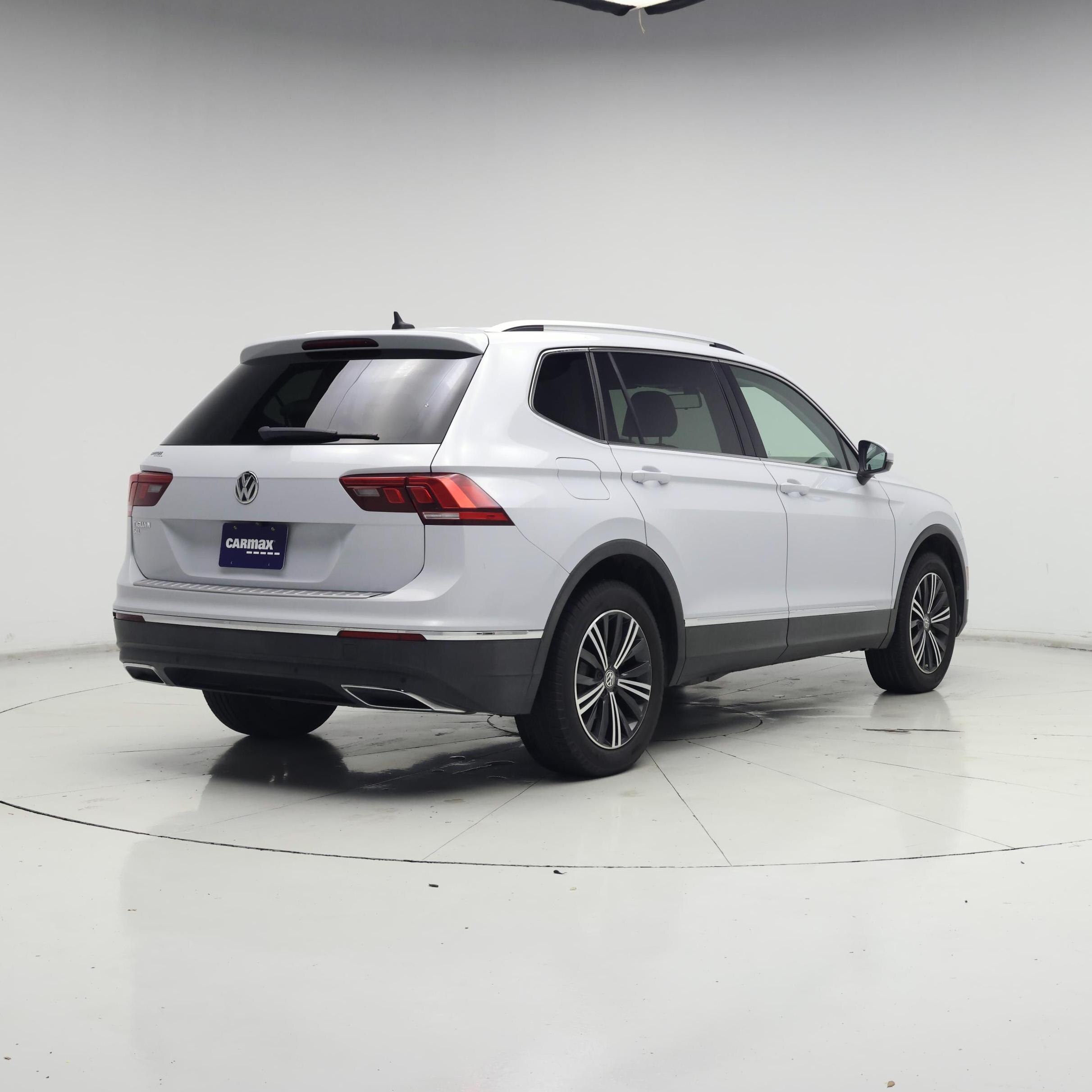 Thumbnail: 2019 Volkswagen Tiguan - 8