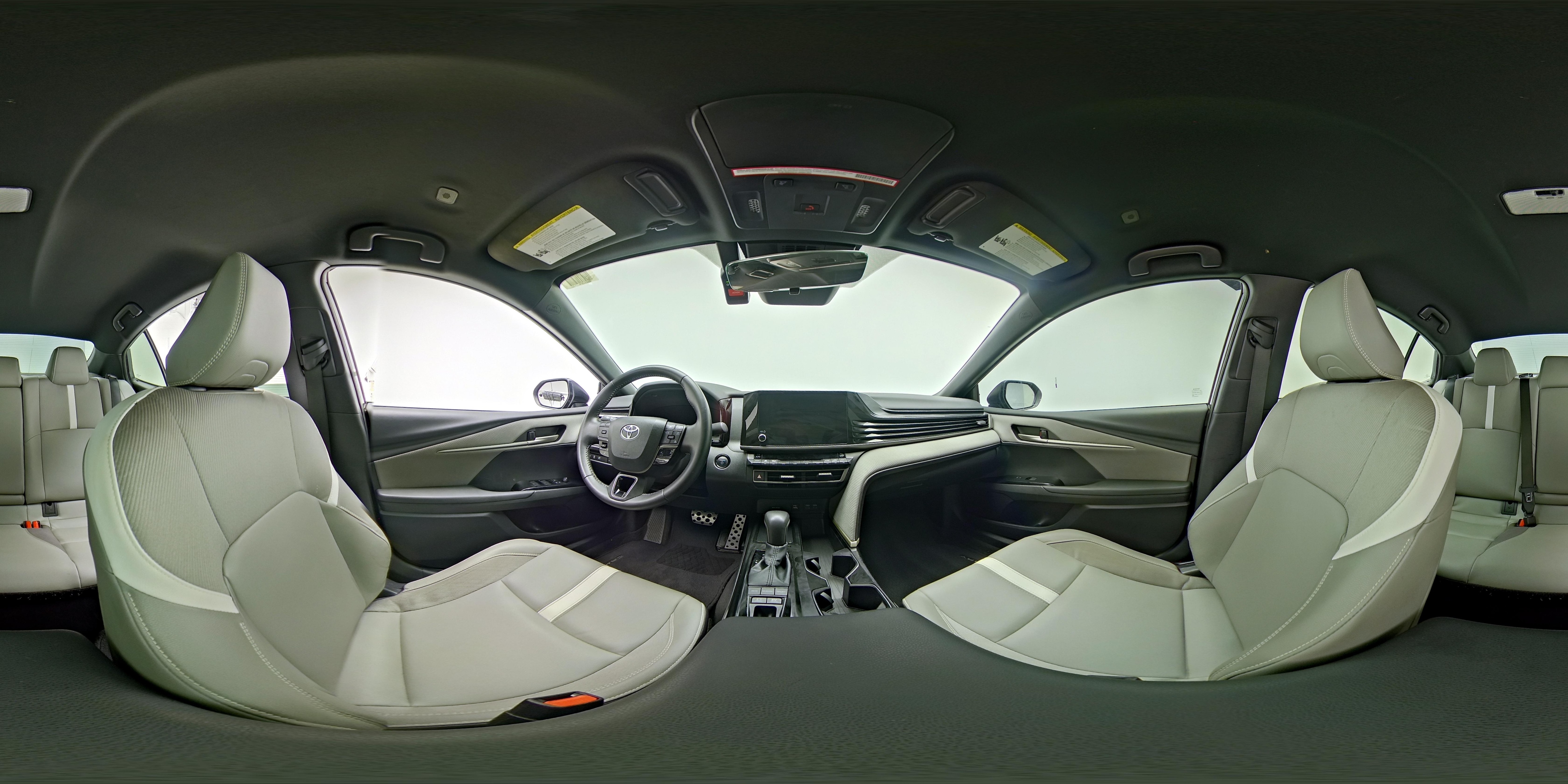 2025 Toyota Camry SE - Photo 24