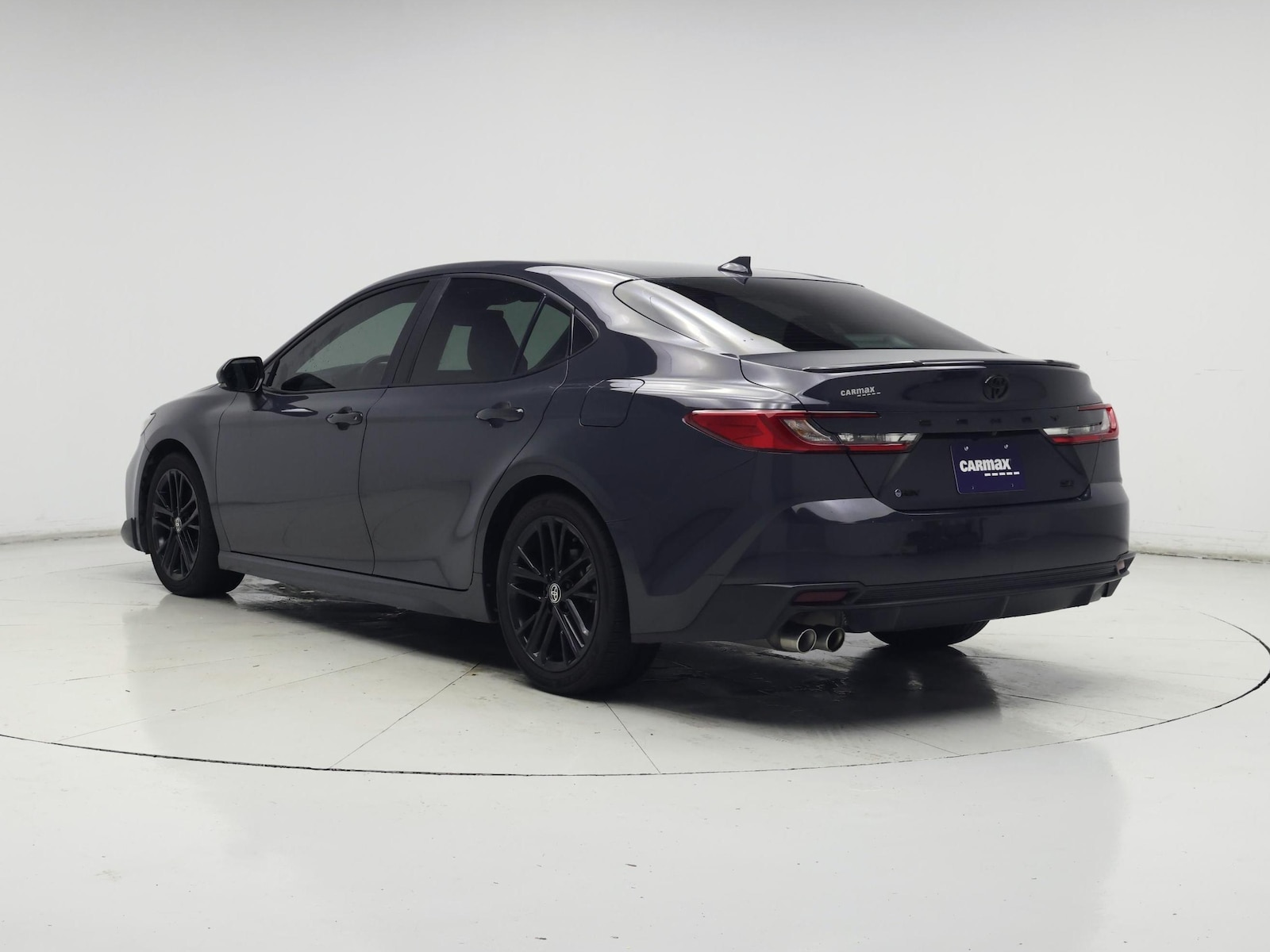 2025 Toyota Camry SE - Photo 3