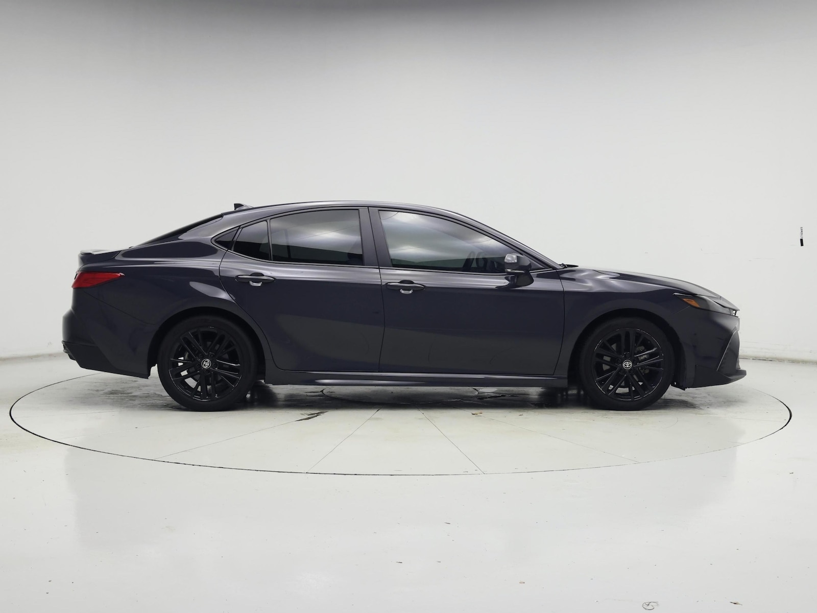 2025 Toyota Camry SE - Photo 8