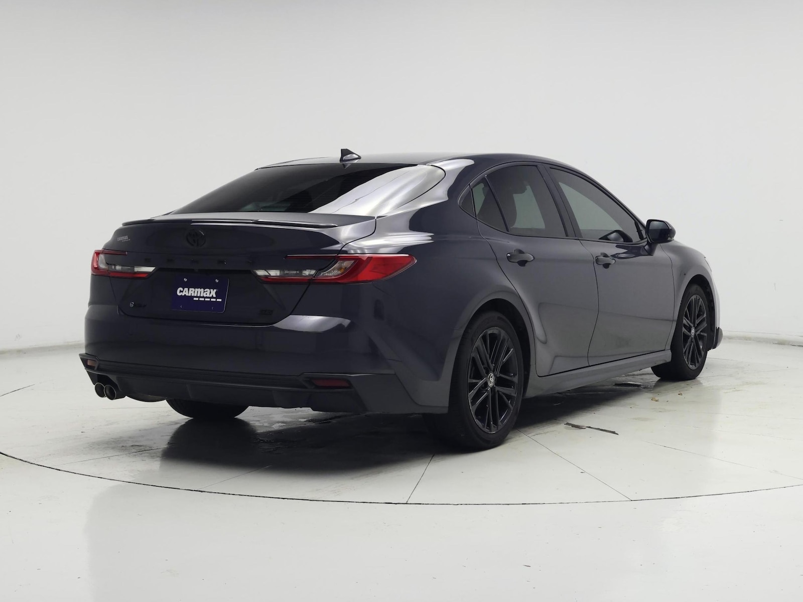 2025 Toyota Camry SE - Photo 9