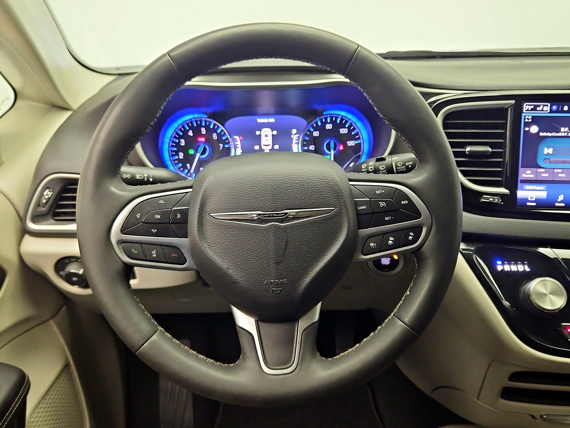 Thumbnail: 2024 Chrysler Pacifica - 10