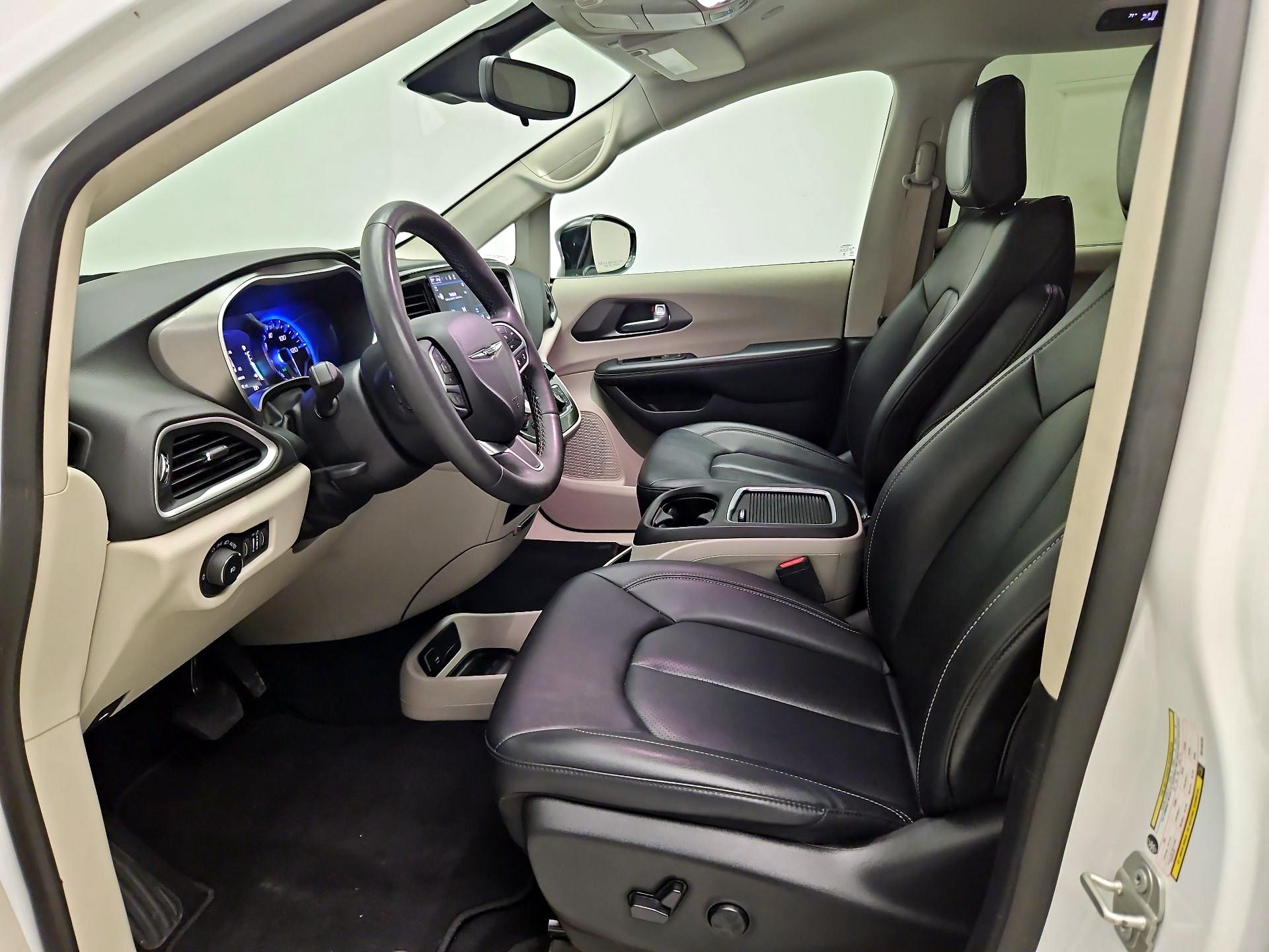 Thumbnail: 2024 Chrysler Pacifica - 11