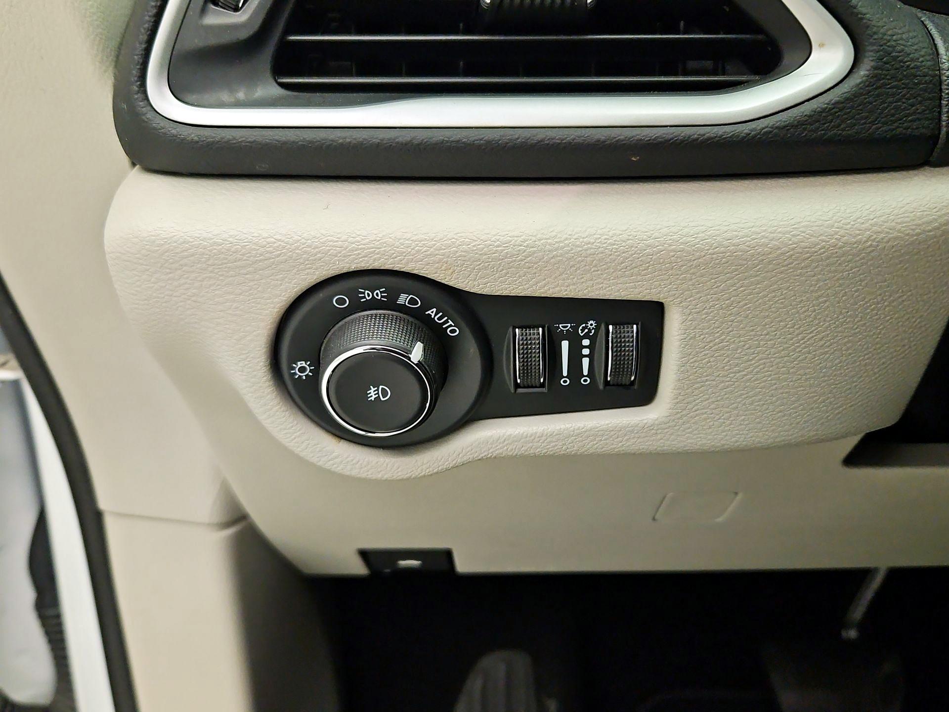 Thumbnail: 2024 Chrysler Pacifica - 13