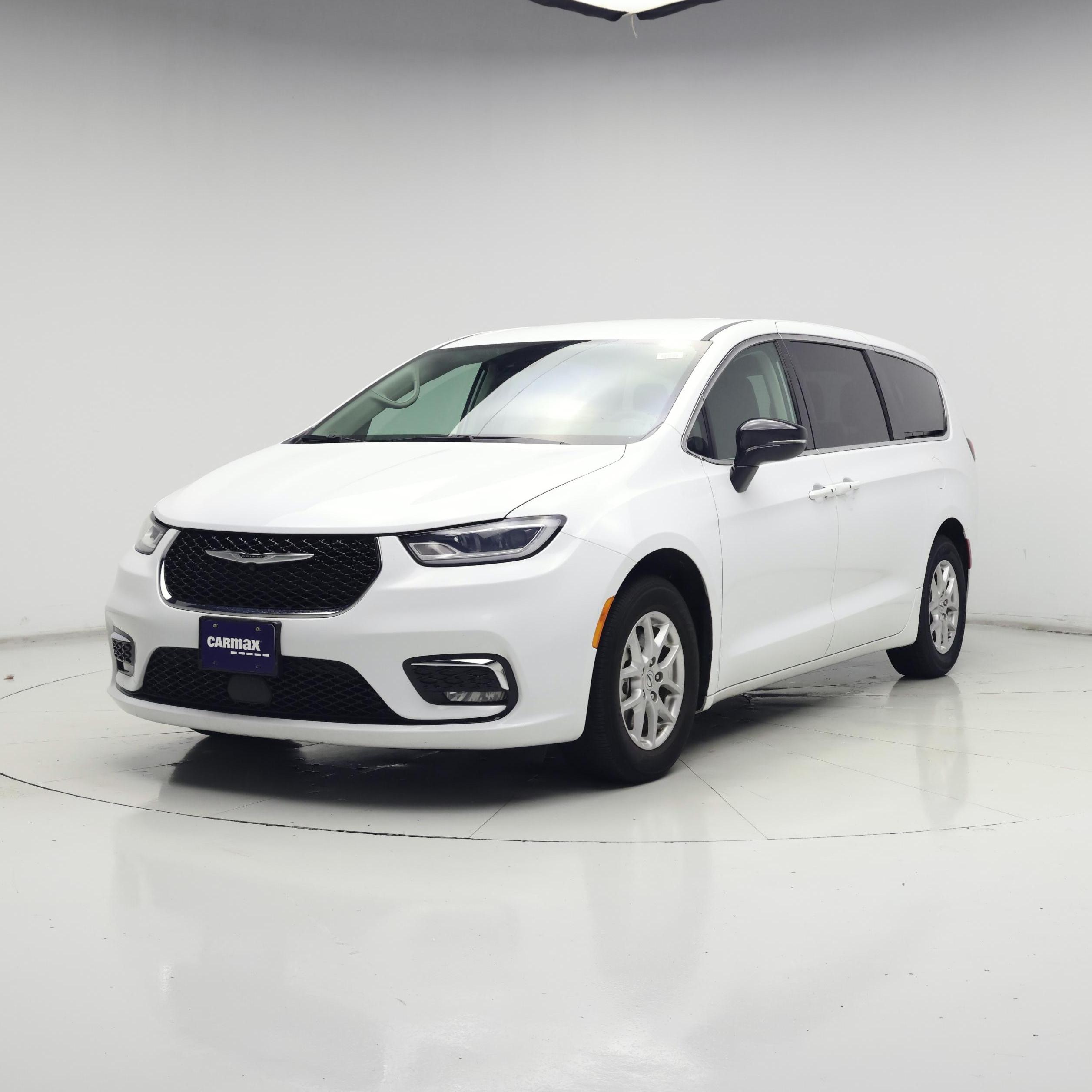 Thumbnail: 2024 Chrysler Pacifica - 4
