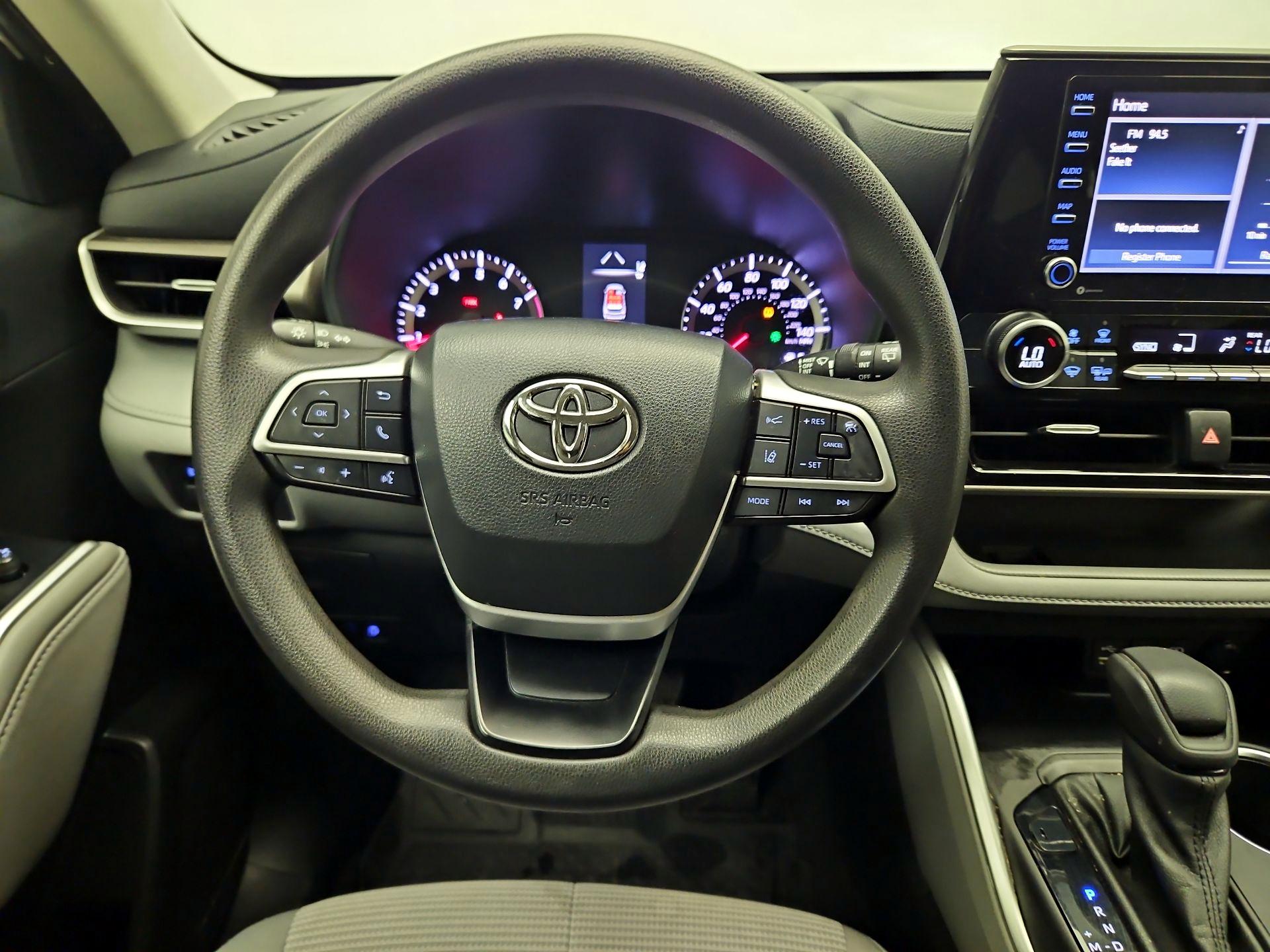 Thumbnail: 2022 Toyota Highlander - 10