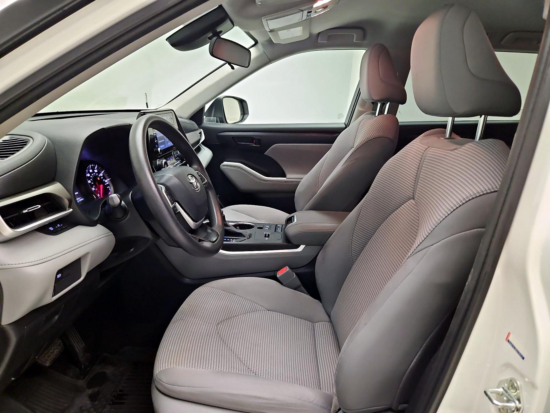 Thumbnail: 2022 Toyota Highlander - 11