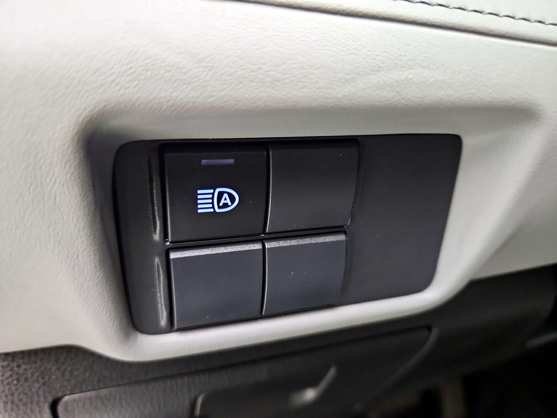 Thumbnail: 2022 Toyota Highlander - 13