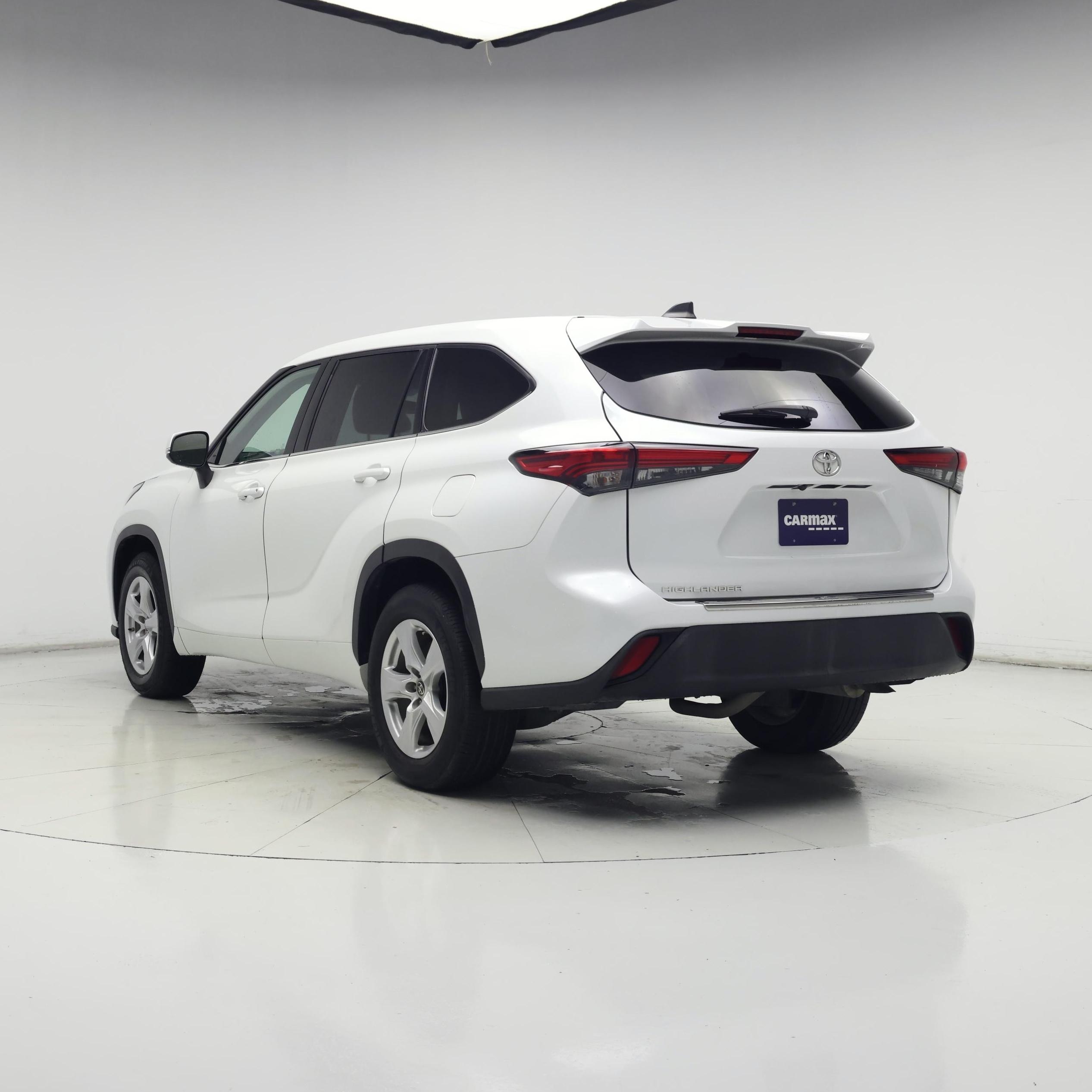Thumbnail: 2022 Toyota Highlander - 2