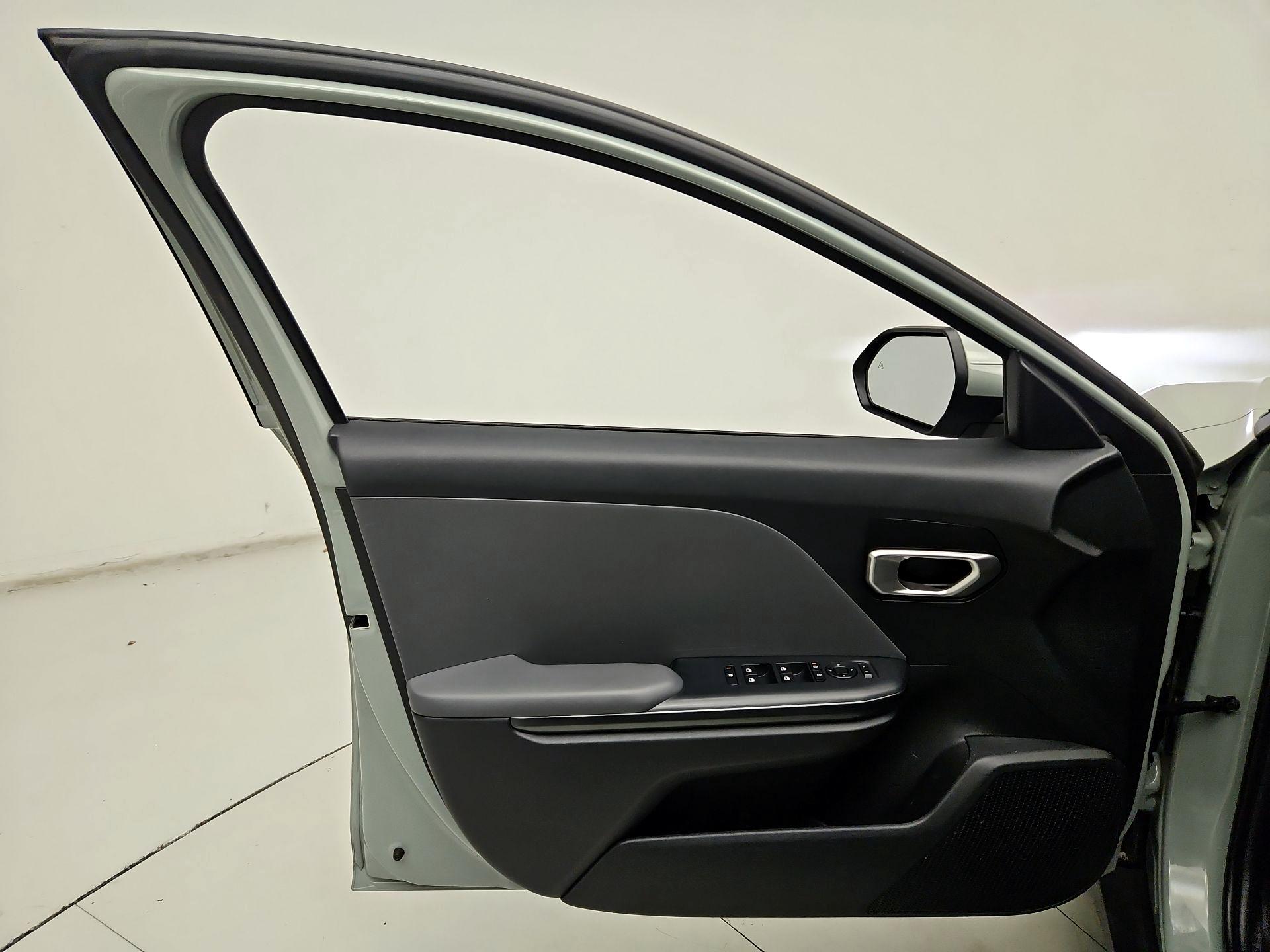 Thumbnail: 2025 Kia K4 - 12
