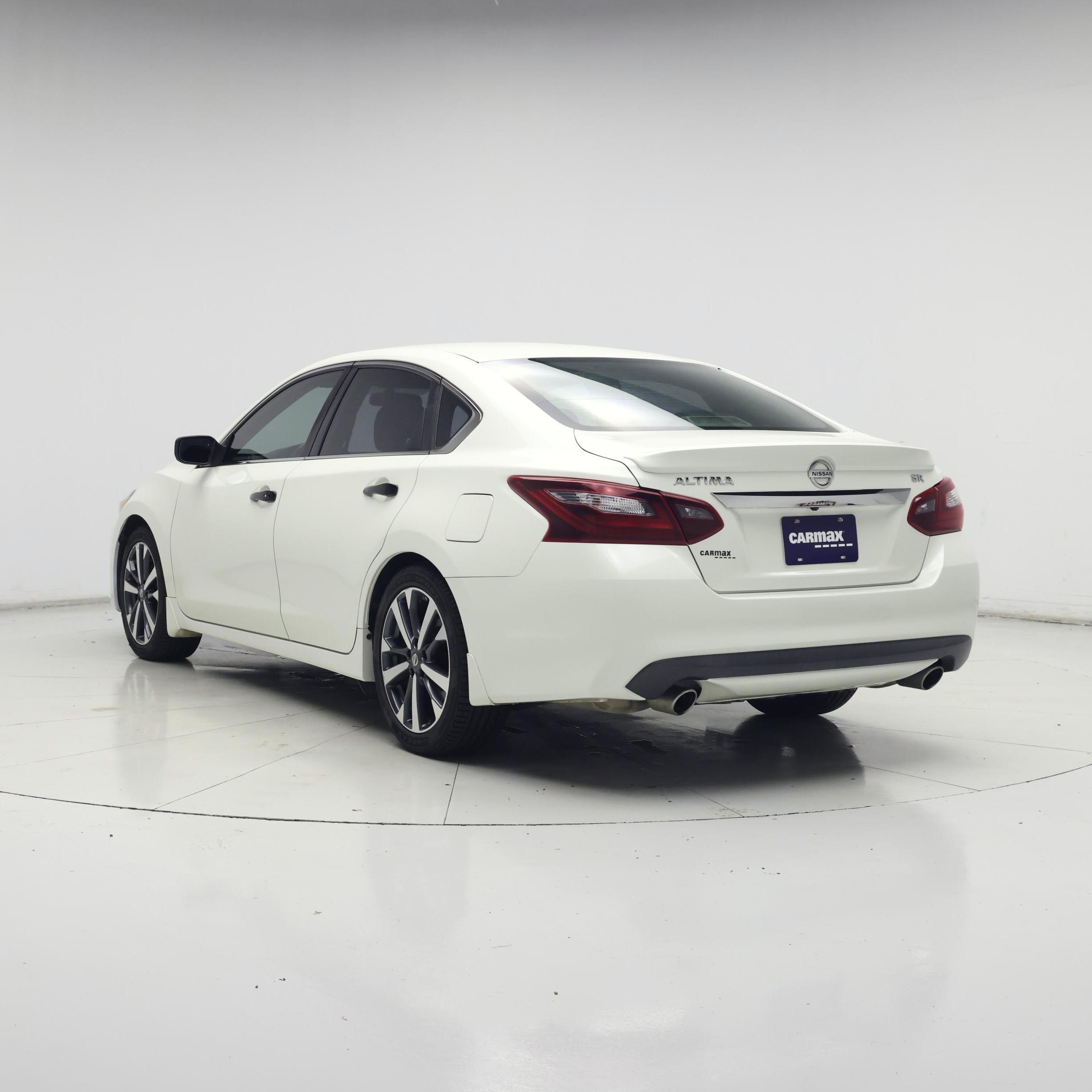 Thumbnail: 2017 Nissan Altima - 2