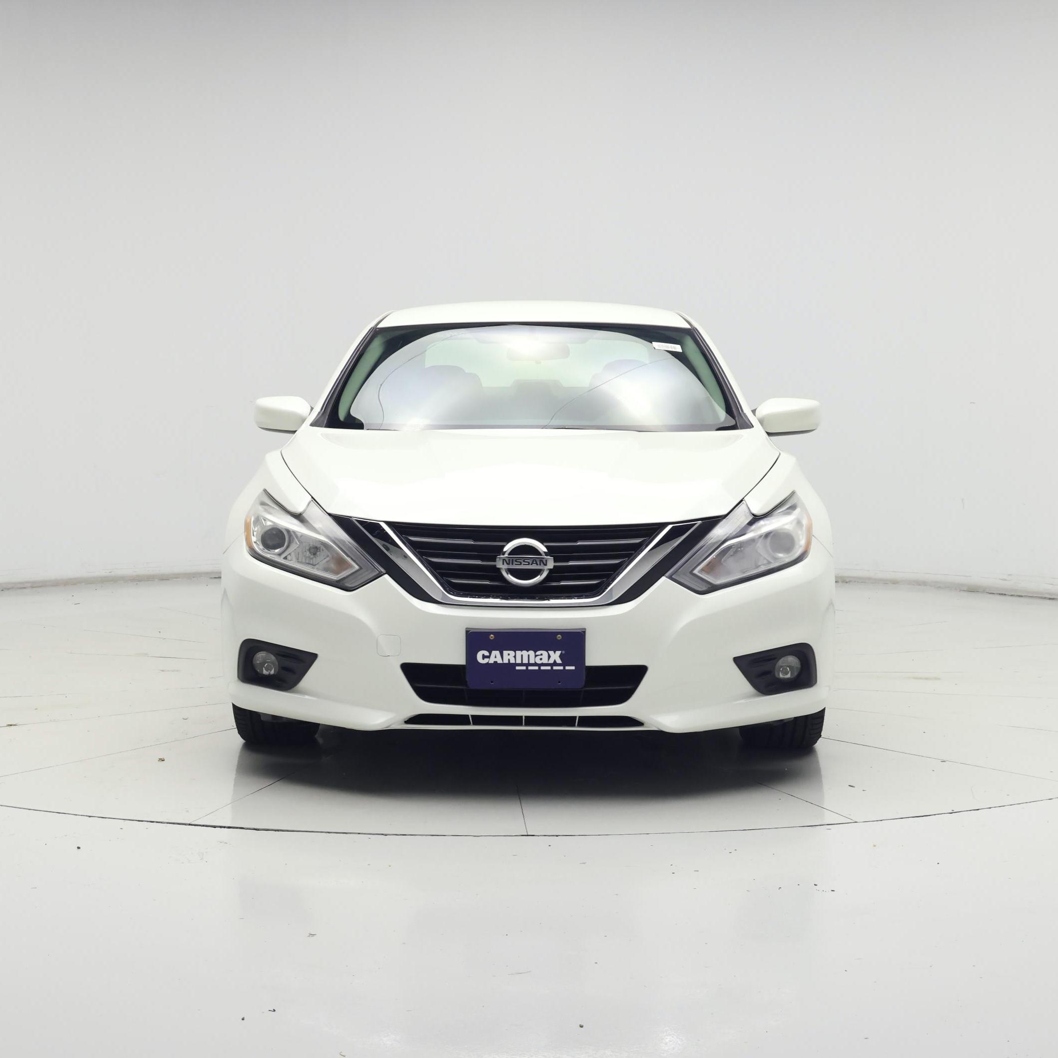 Thumbnail: 2017 Nissan Altima - 5