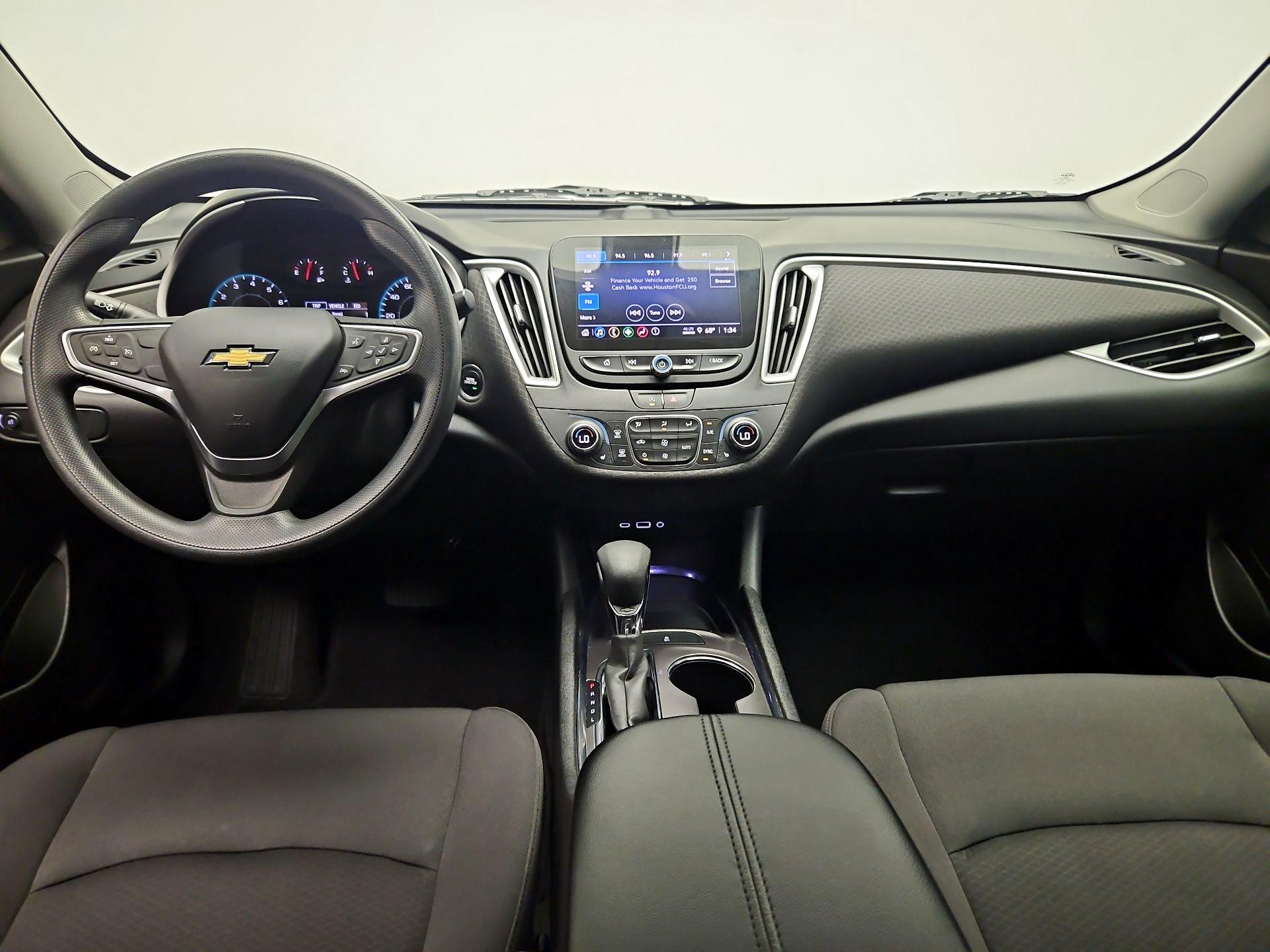 Thumbnail: 2022 Chevrolet Malibu - 9