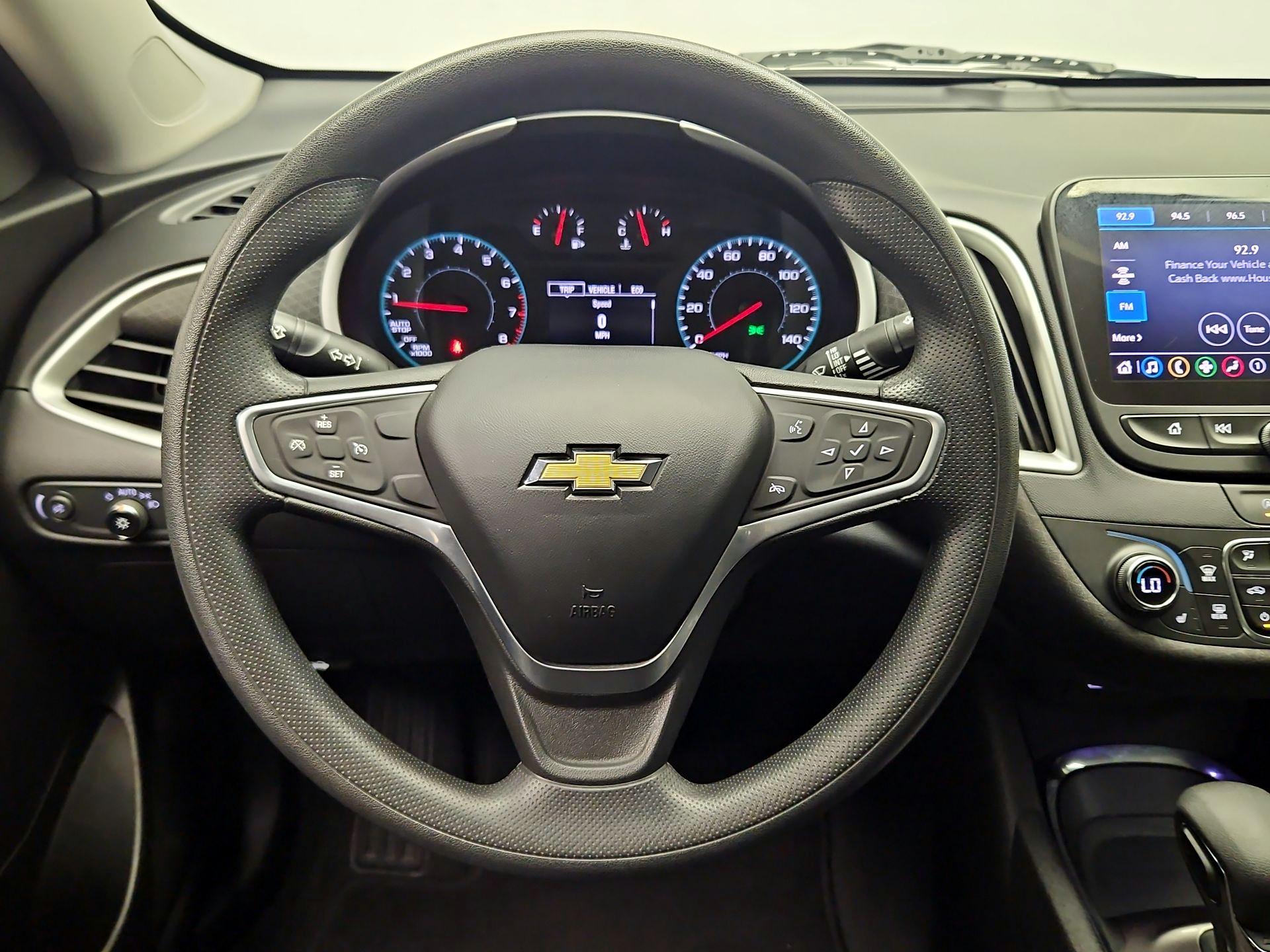 Thumbnail: 2022 Chevrolet Malibu - 10