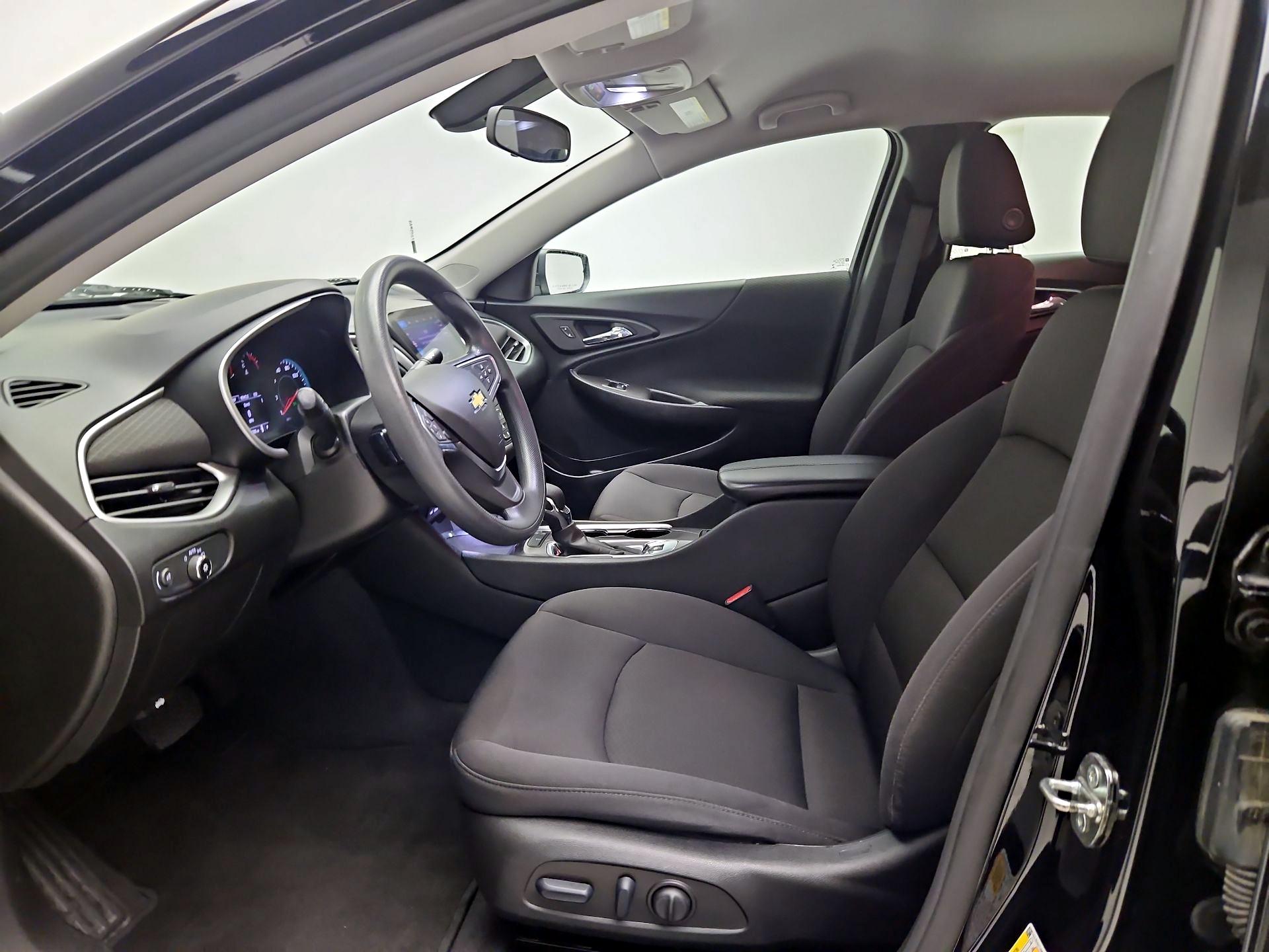 Thumbnail: 2022 Chevrolet Malibu - 11