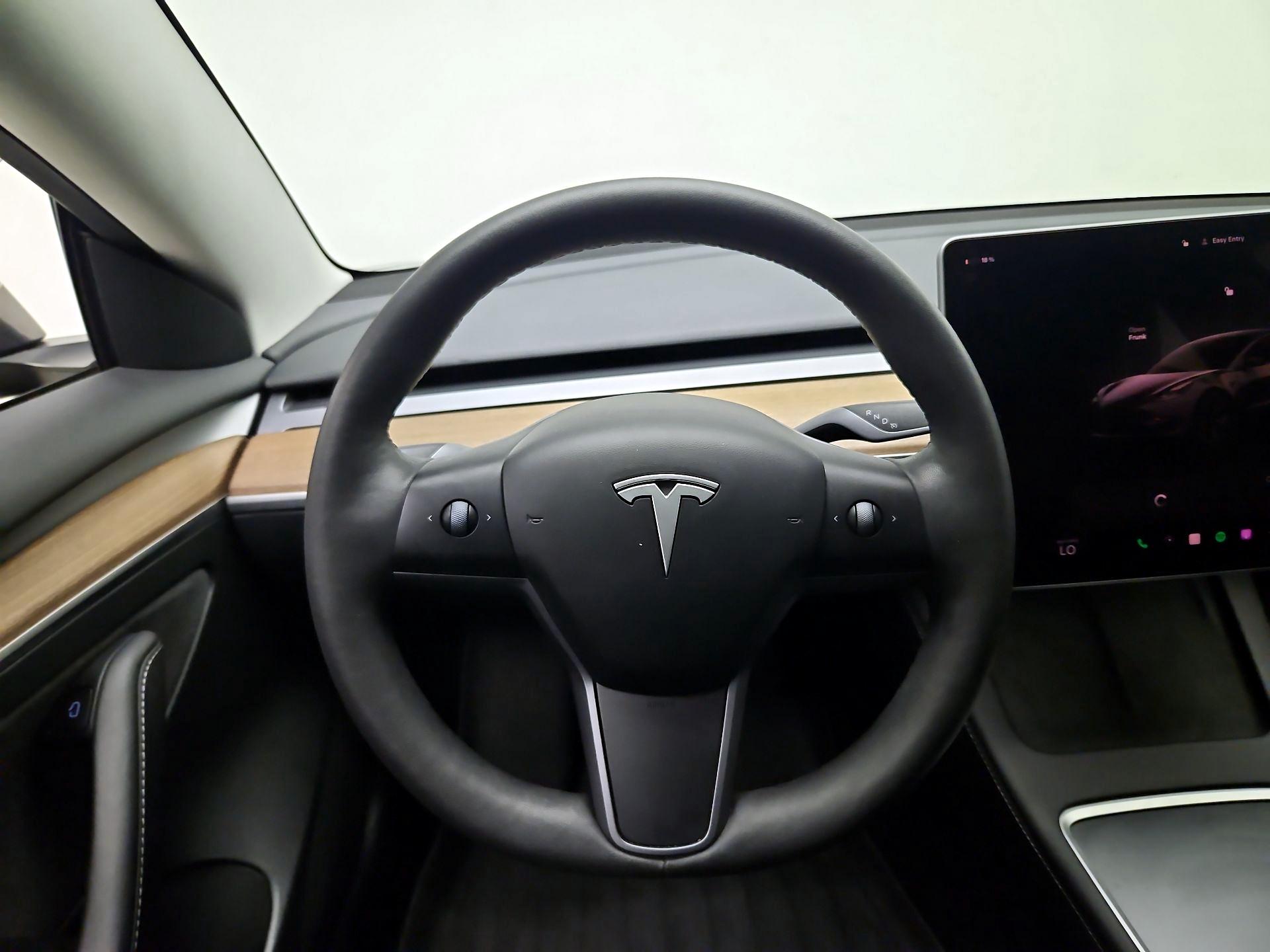 Thumbnail: 2023 Tesla Model 3 - 10