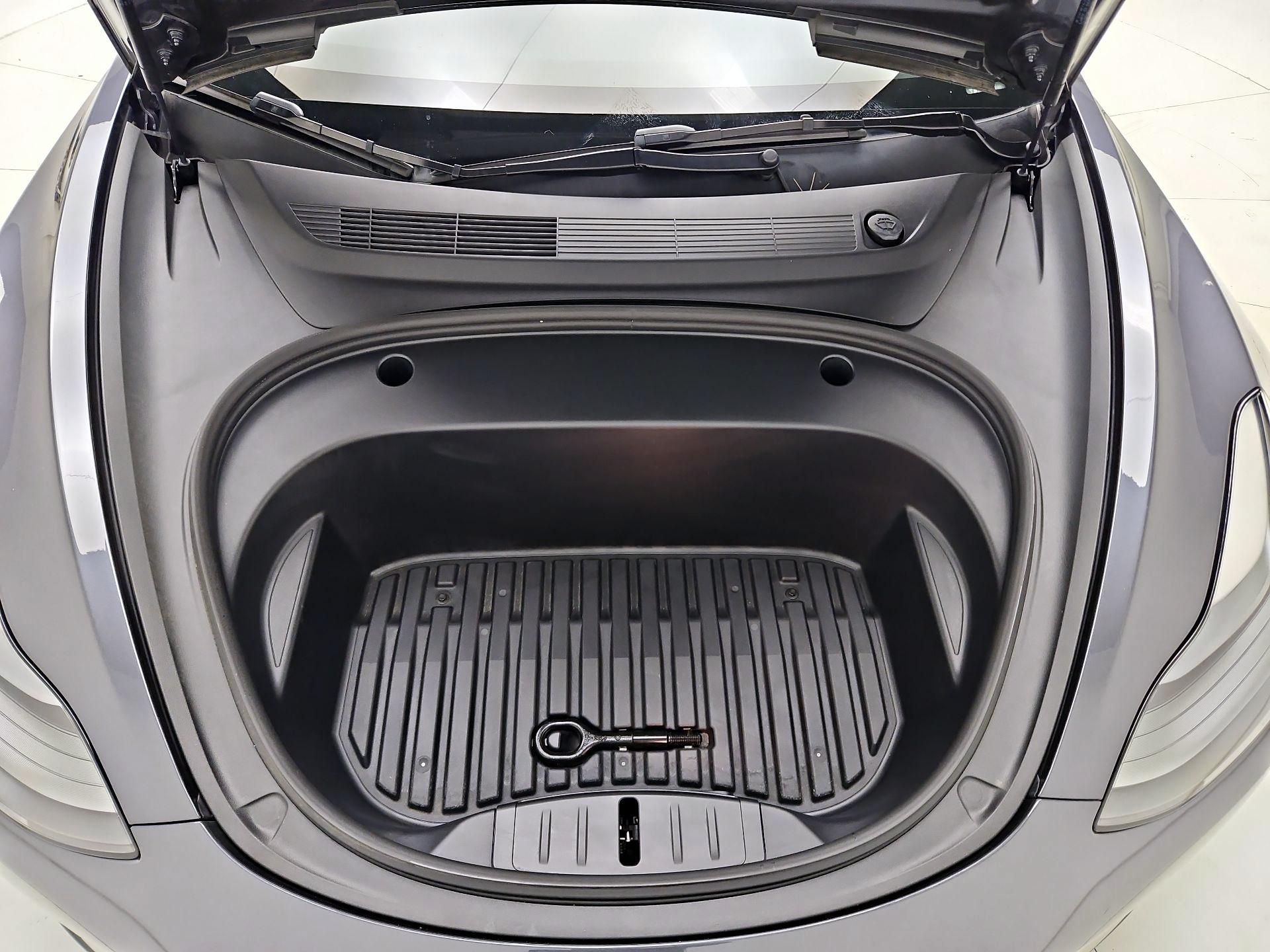Thumbnail: 2023 Tesla Model 3 - 18