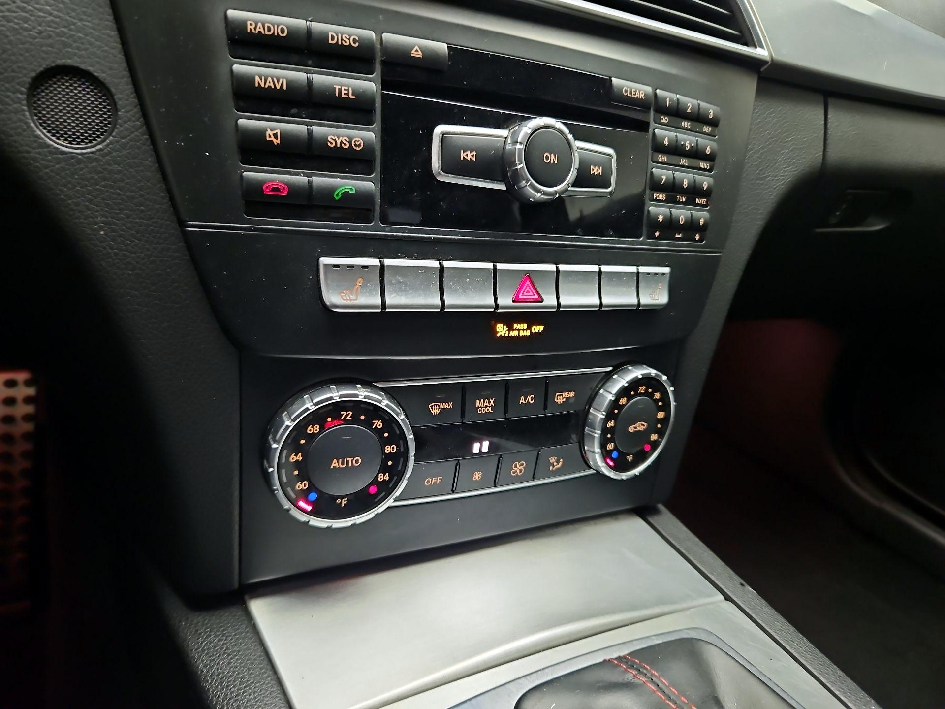 Thumbnail: 2015 Mercedes-Benz C-Class - 14