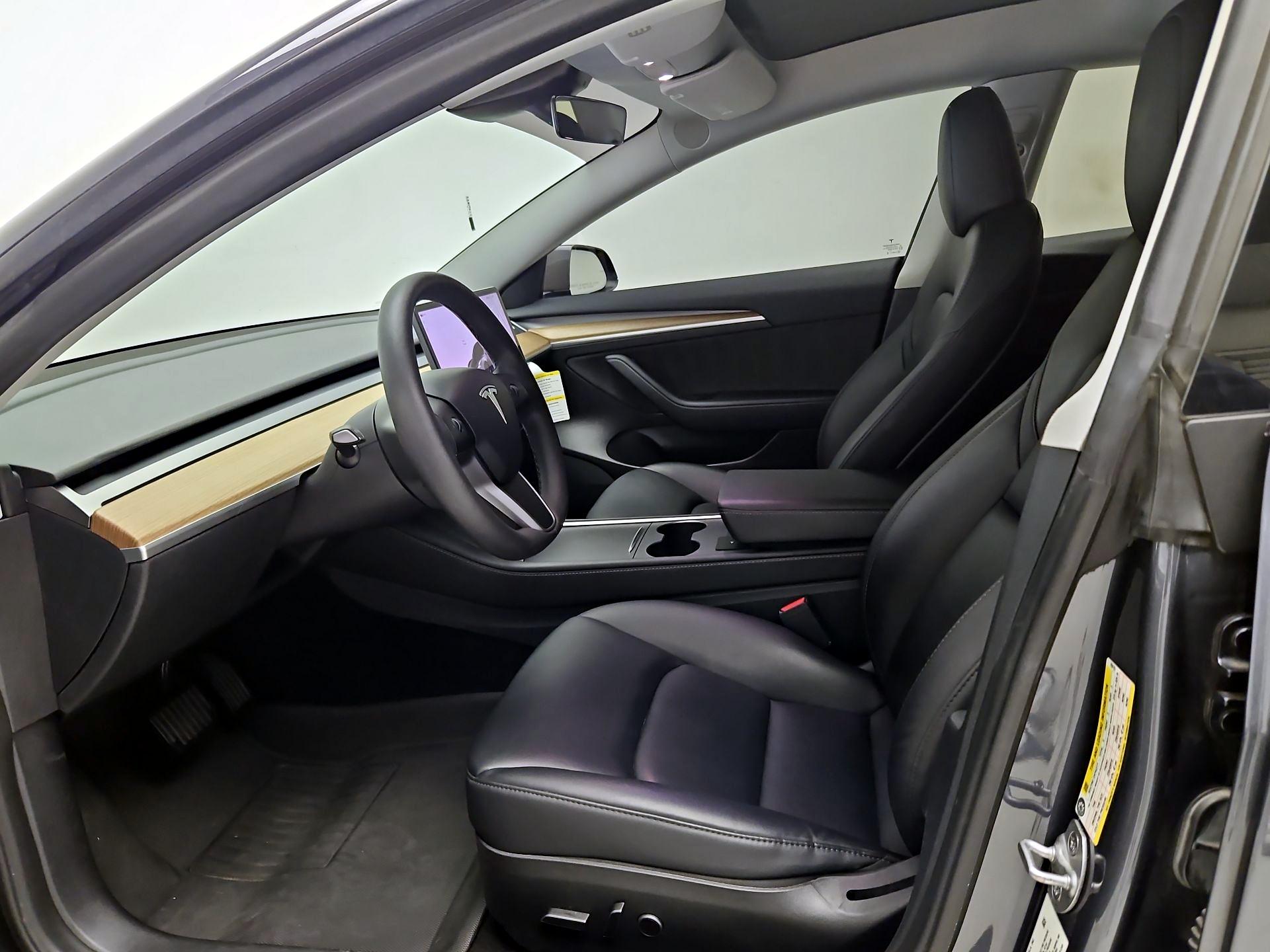 Thumbnail: 2023 Tesla Model 3 - 11