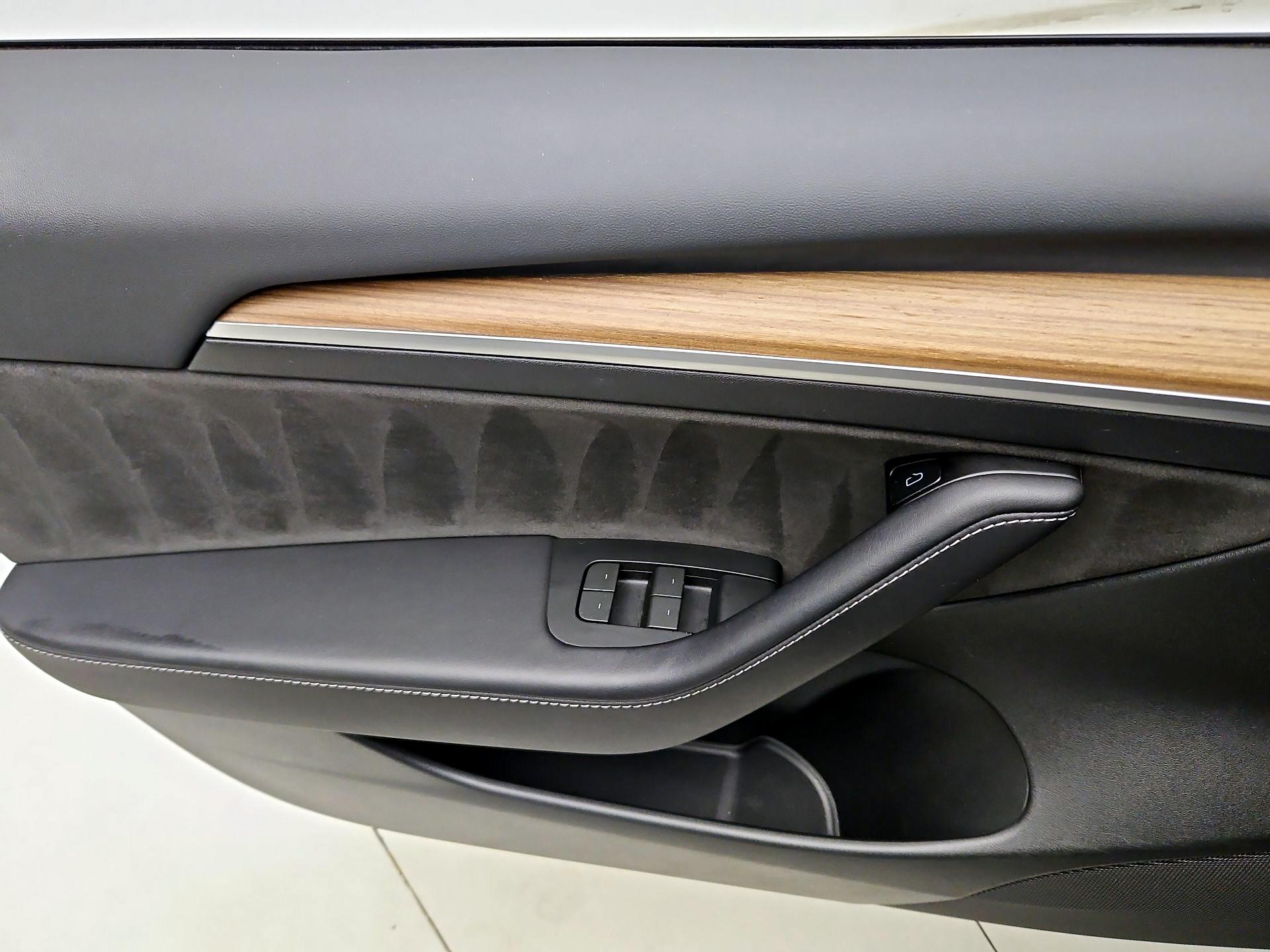 Thumbnail: 2023 Tesla Model 3 - 12
