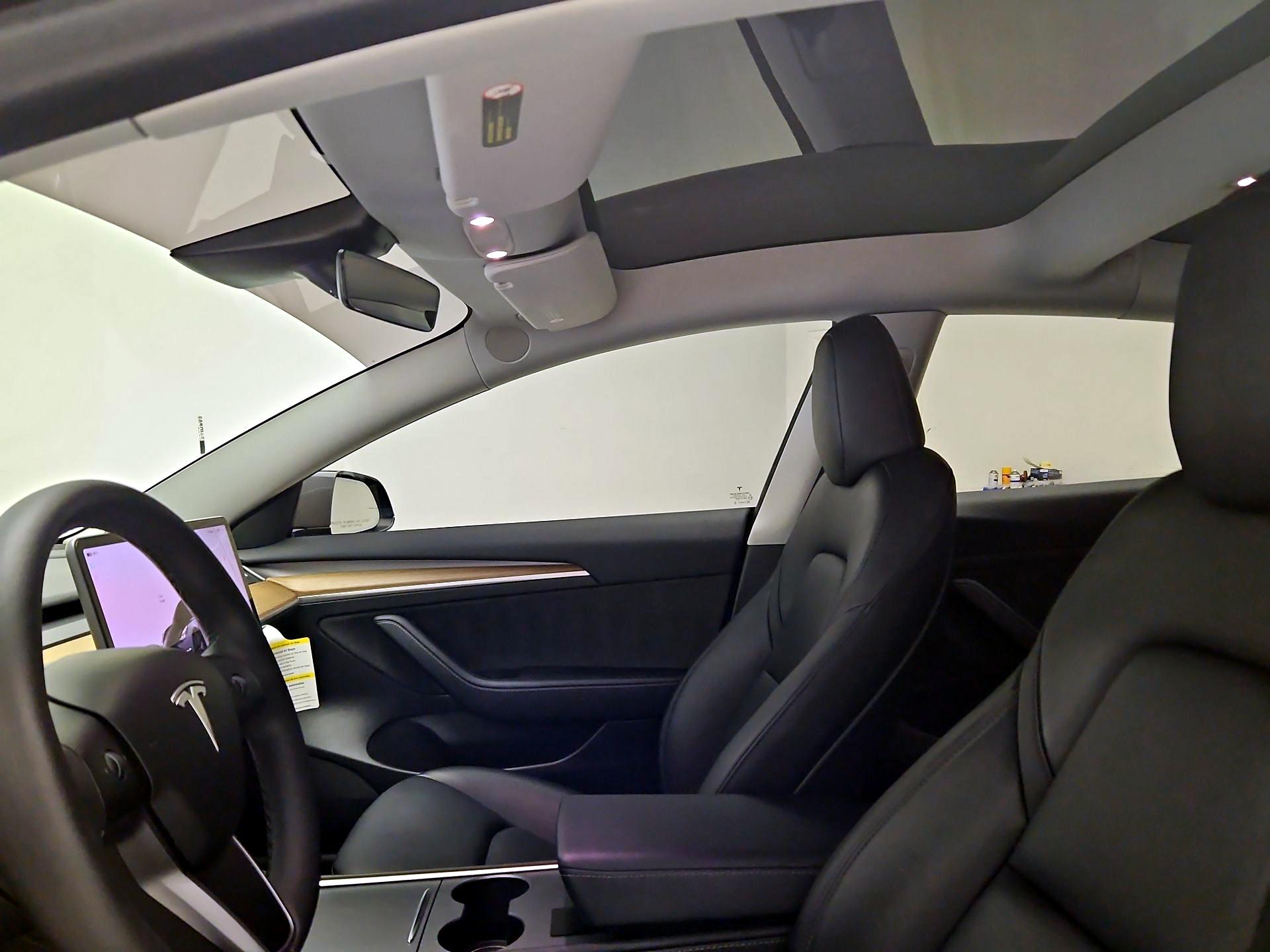 Thumbnail: 2023 Tesla Model 3 - 18
