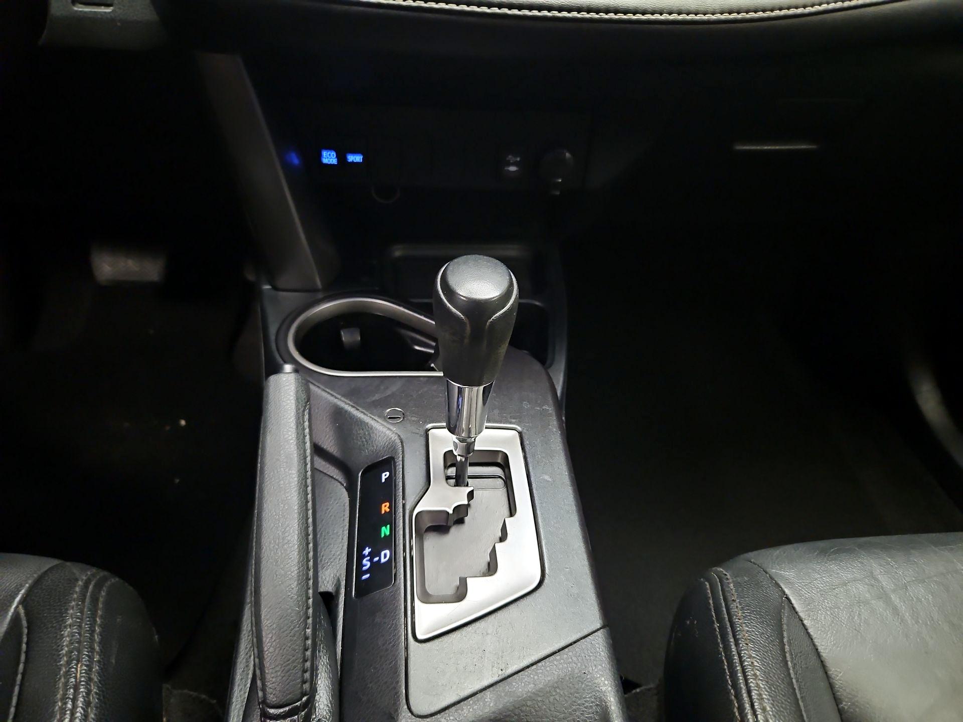 Thumbnail: 2018 Toyota RAV4 - 16