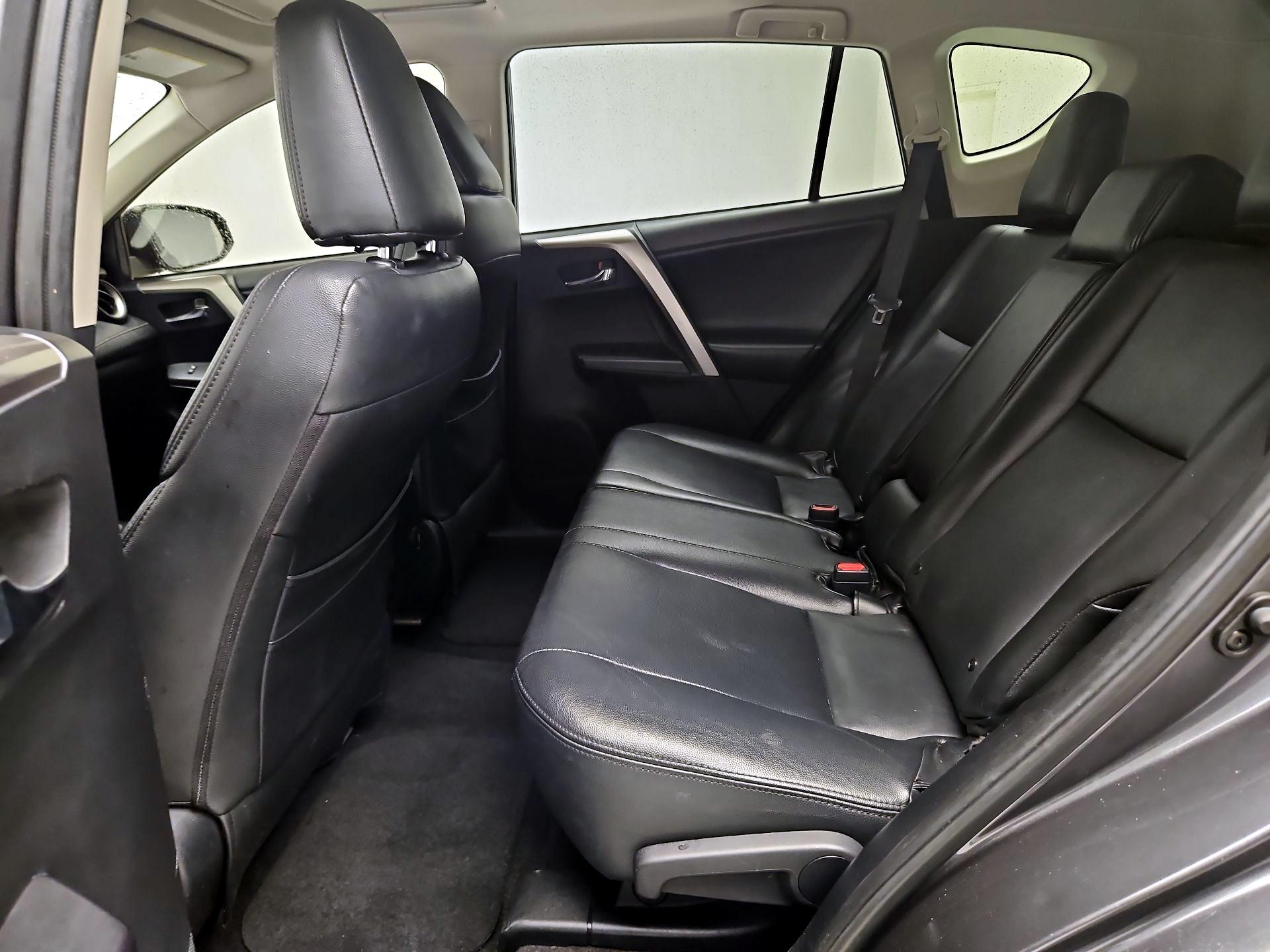 Thumbnail: 2018 Toyota RAV4 - 17