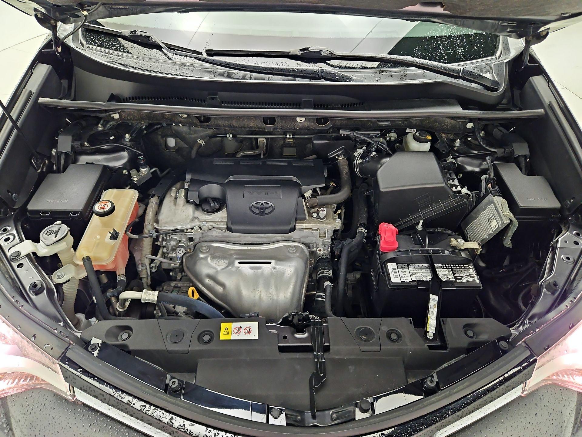 Thumbnail: 2018 Toyota RAV4 - 19