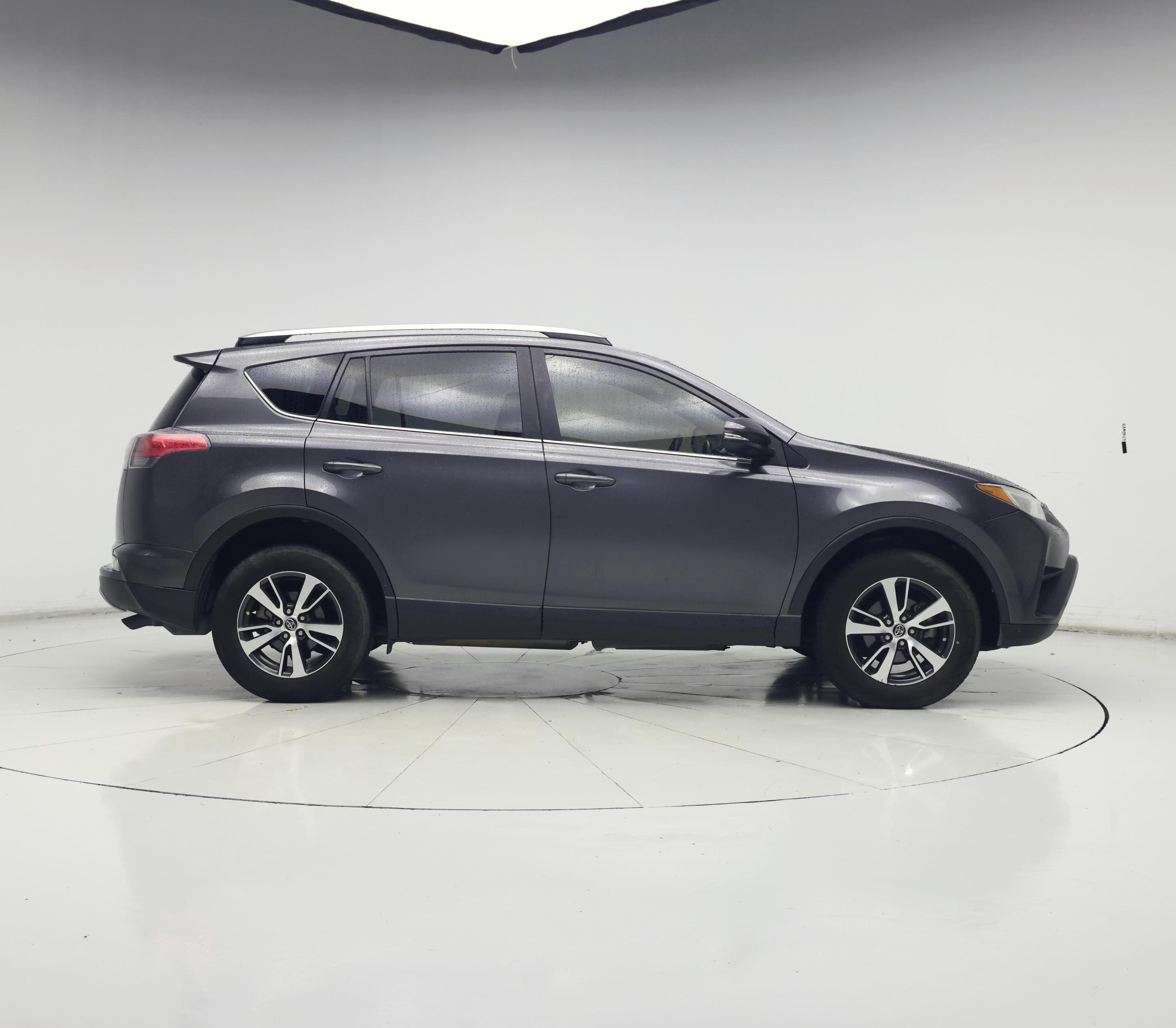 Thumbnail: 2018 Toyota RAV4 - 7