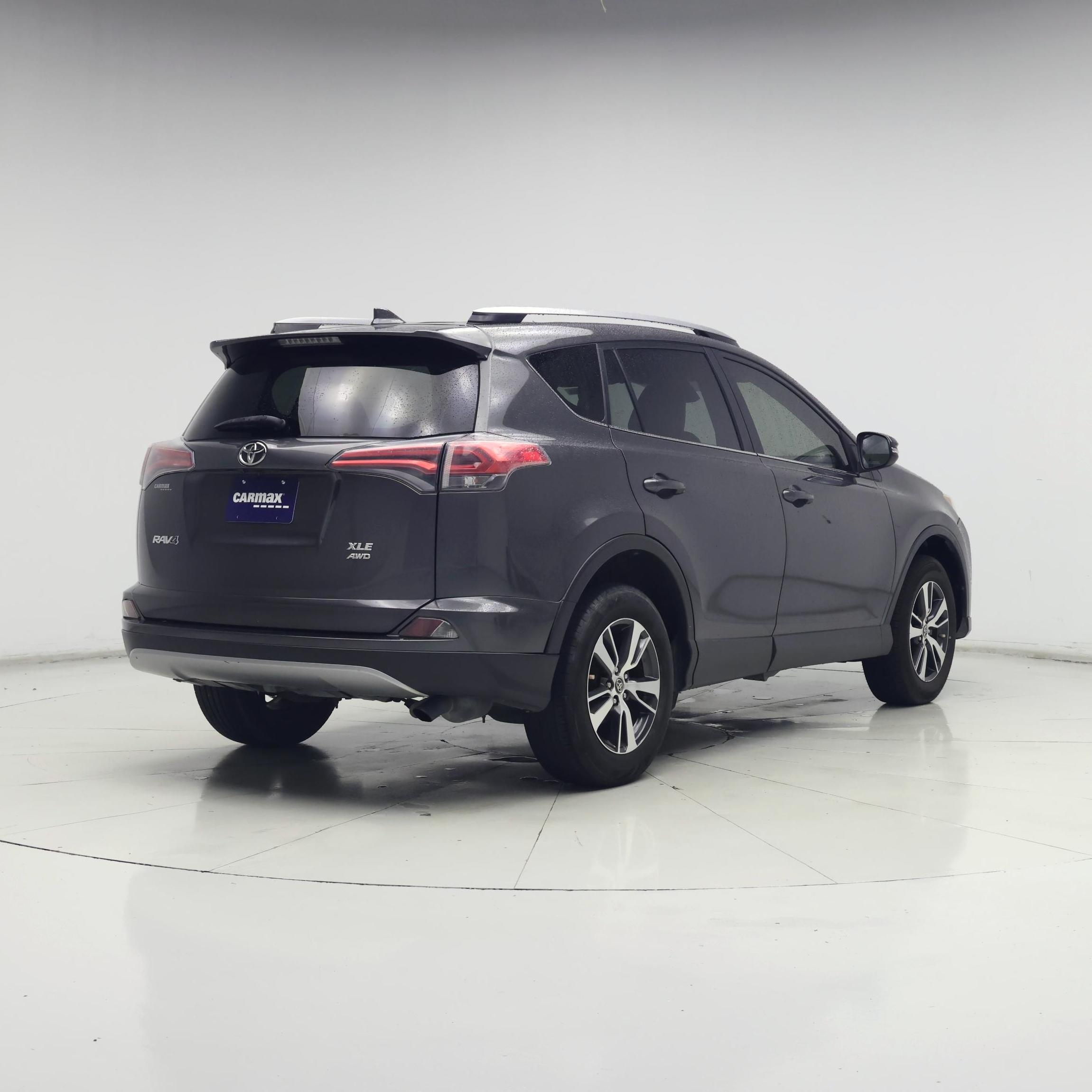 Thumbnail: 2018 Toyota RAV4 - 8