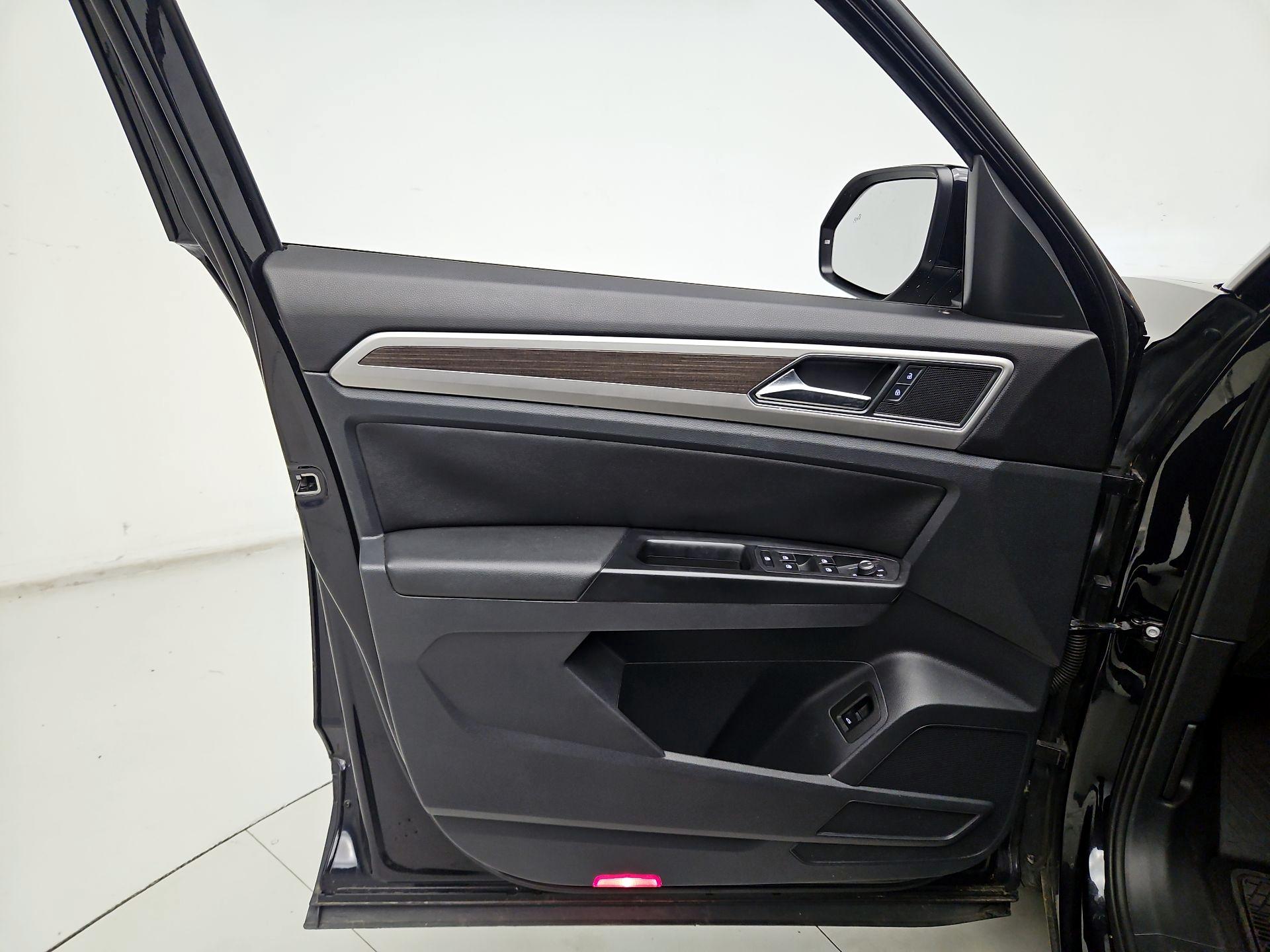 Thumbnail: 2019 Volkswagen Atlas - 12