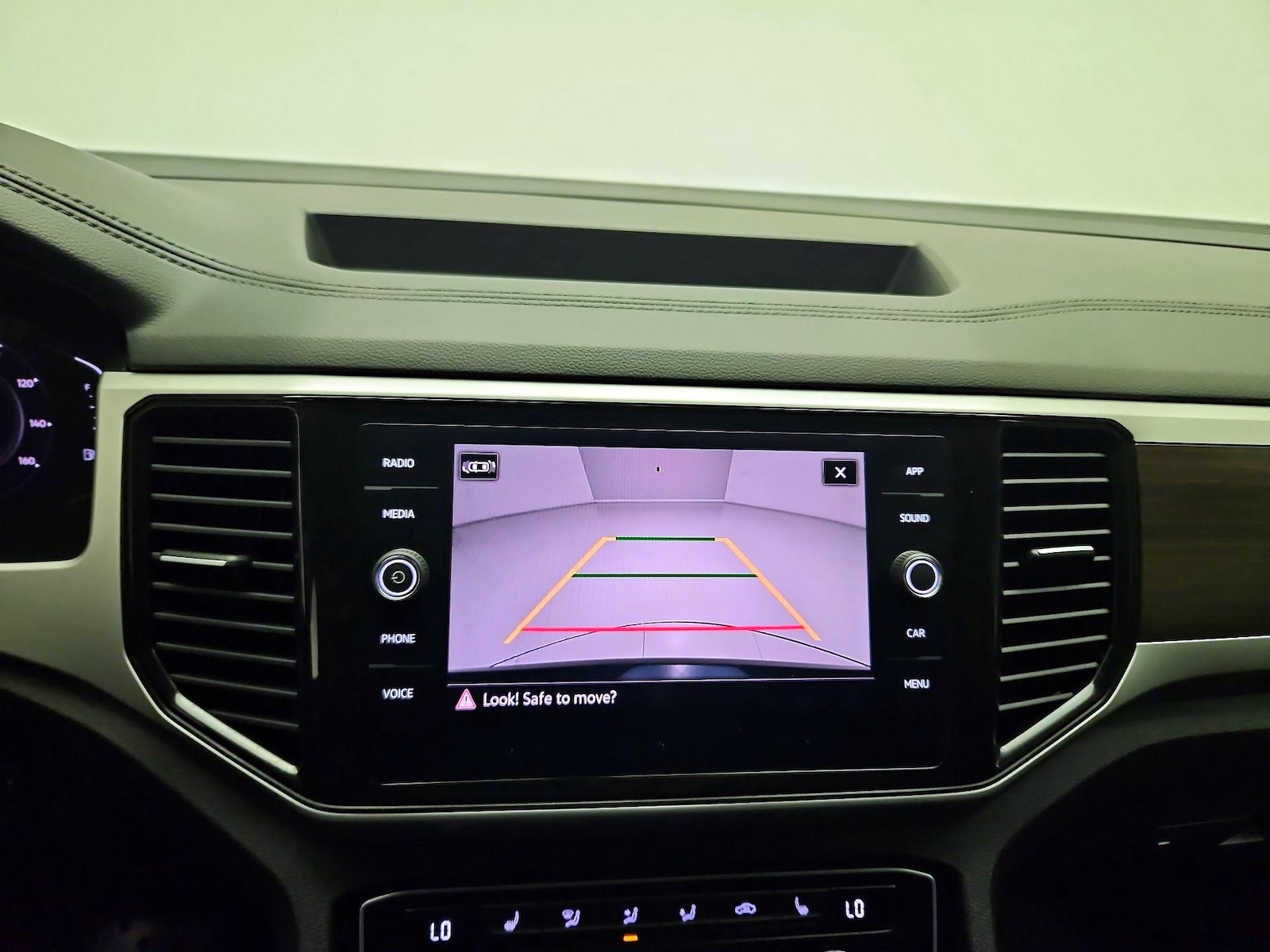2019 Volkswagen Atlas SE w/Tech - Photo 14