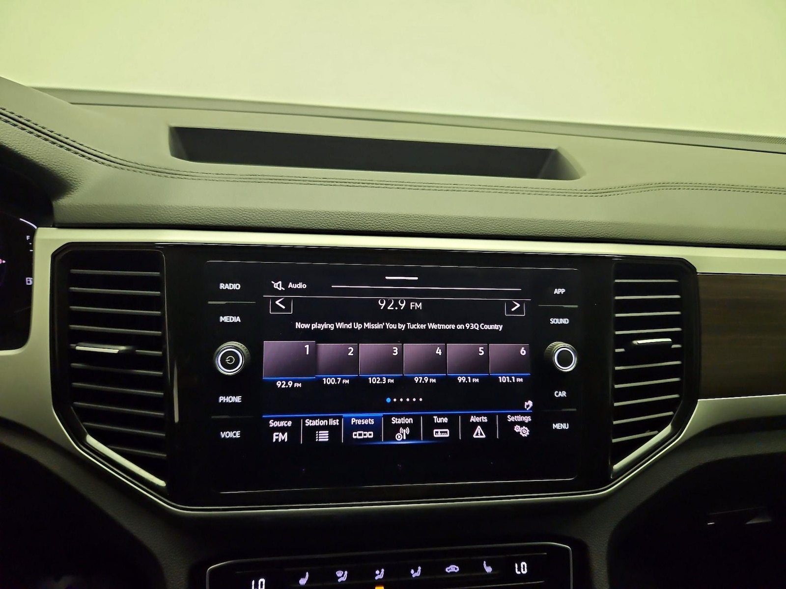 2019 Volkswagen Atlas SE w/Tech - Photo 15