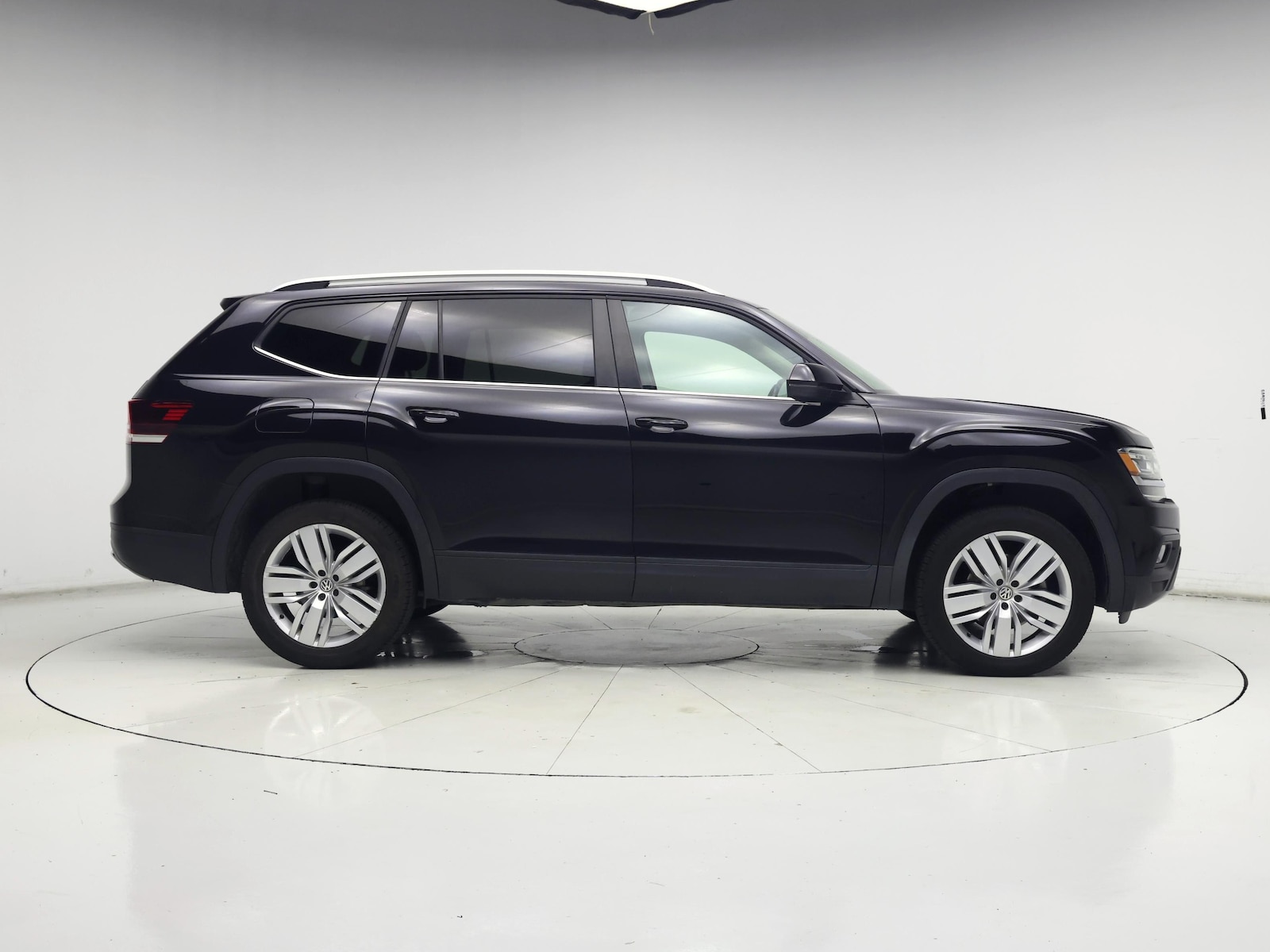 2019 Volkswagen Atlas SE w/Tech - Photo 8