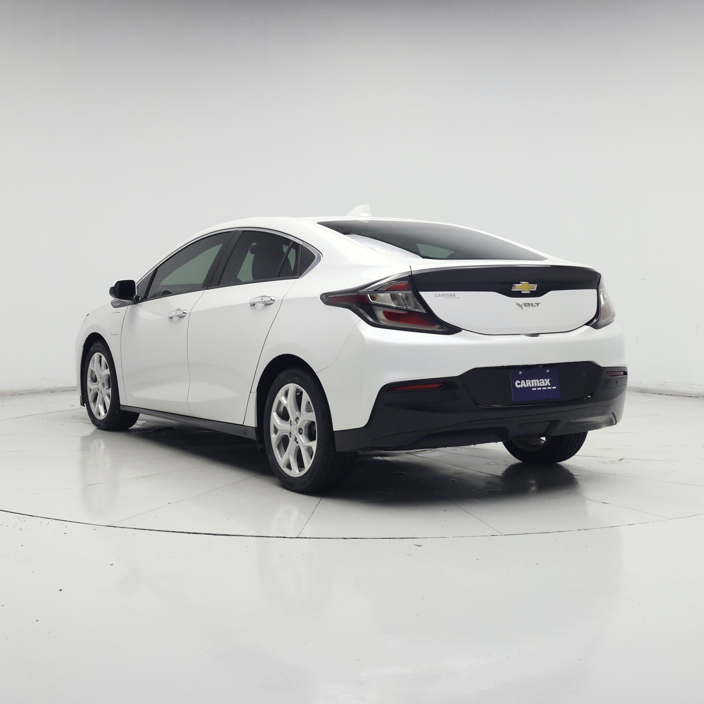 Thumbnail: 2017 Chevrolet Volt - 2