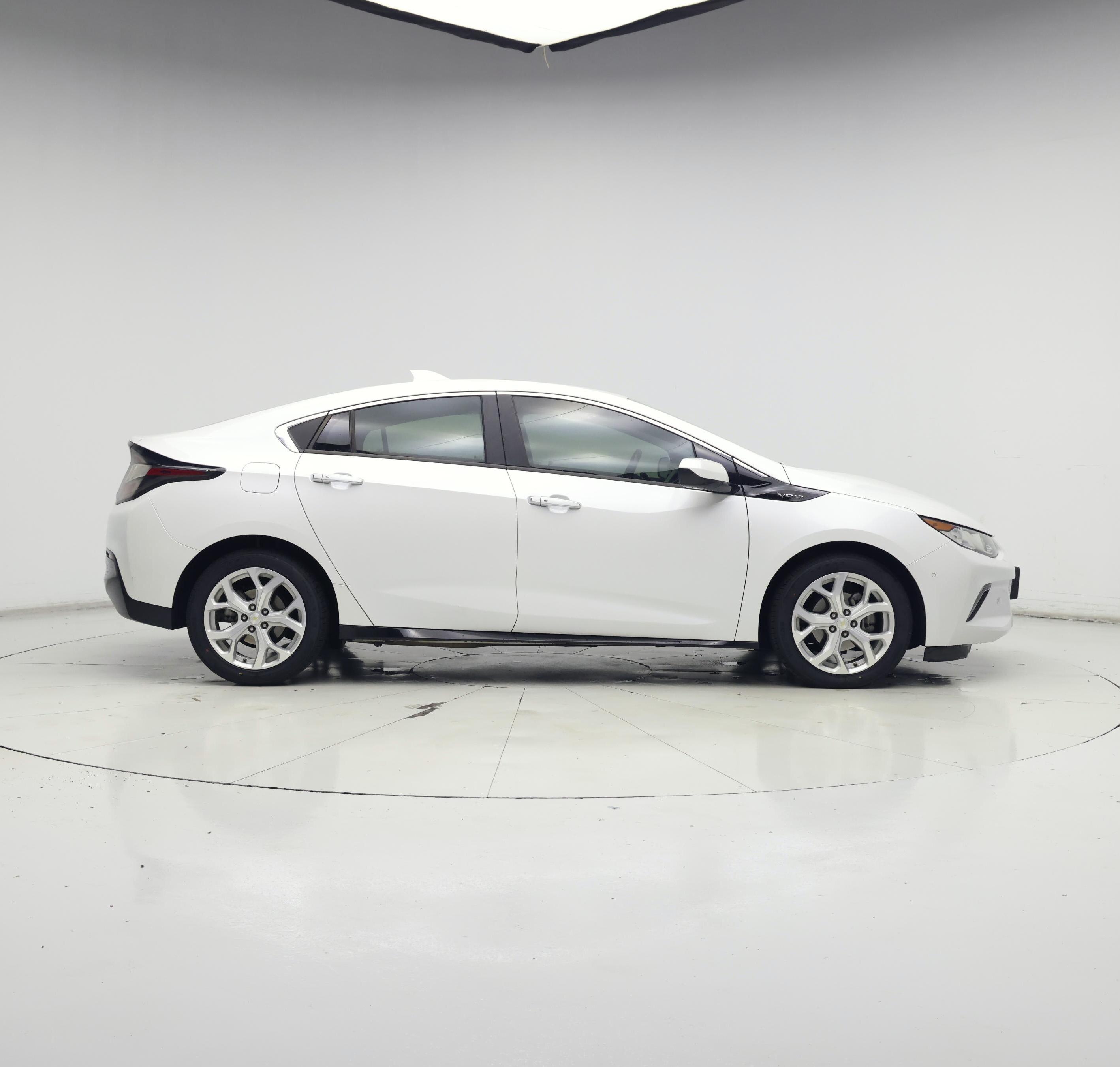 Thumbnail: 2017 Chevrolet Volt - 7