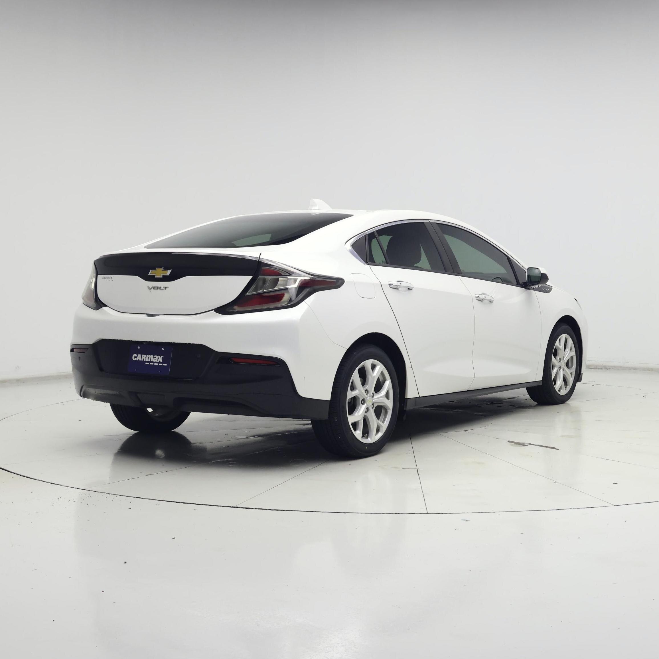 Thumbnail: 2017 Chevrolet Volt - 8