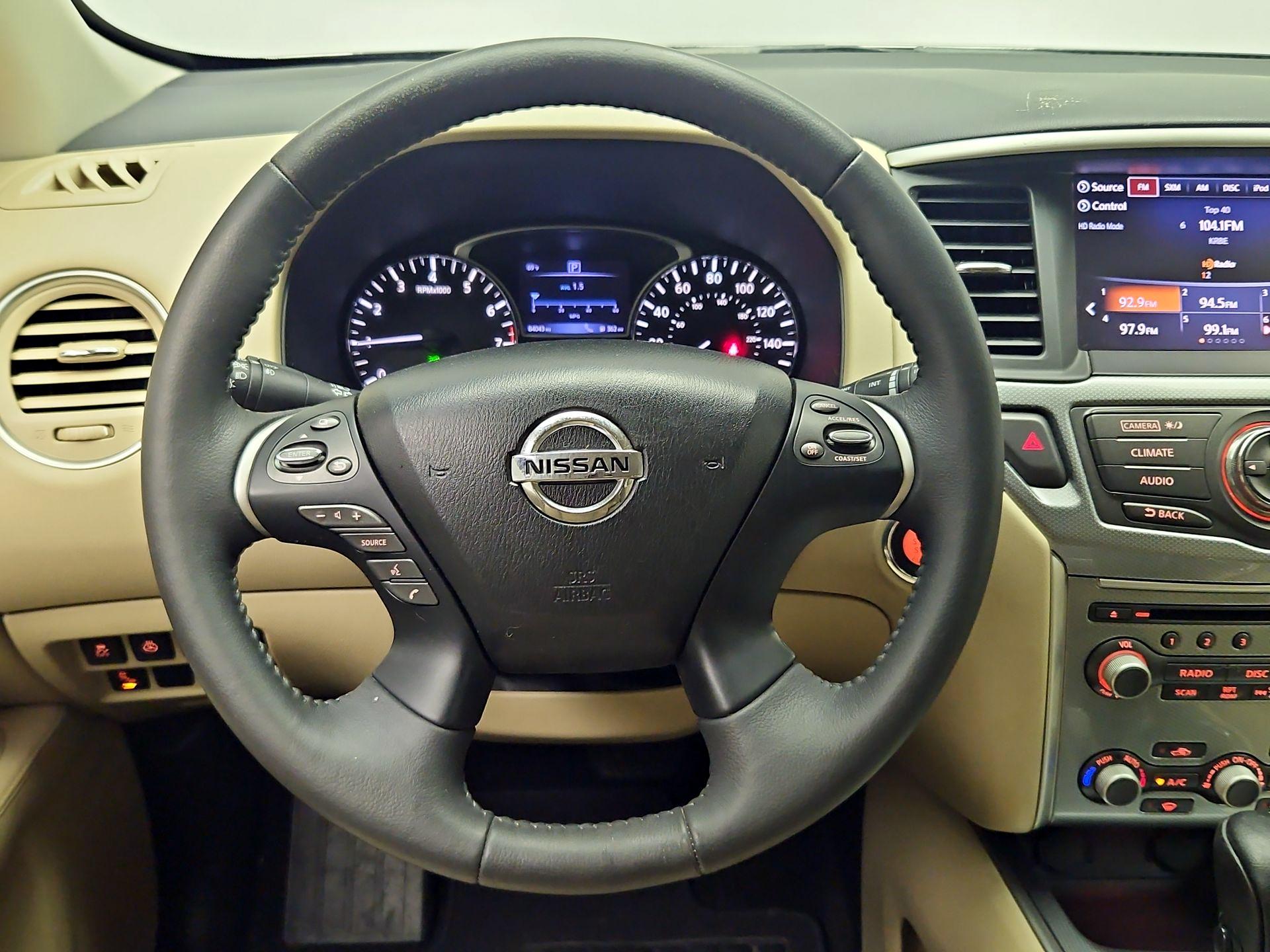 Thumbnail: 2017 Nissan Pathfinder - 10