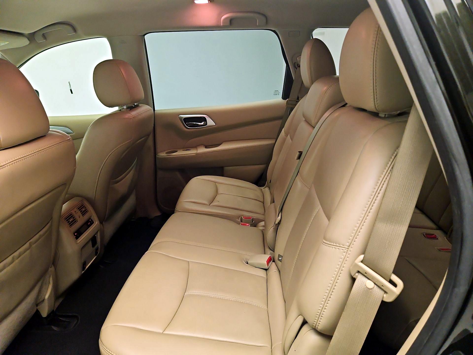 Thumbnail: 2017 Nissan Pathfinder - 19
