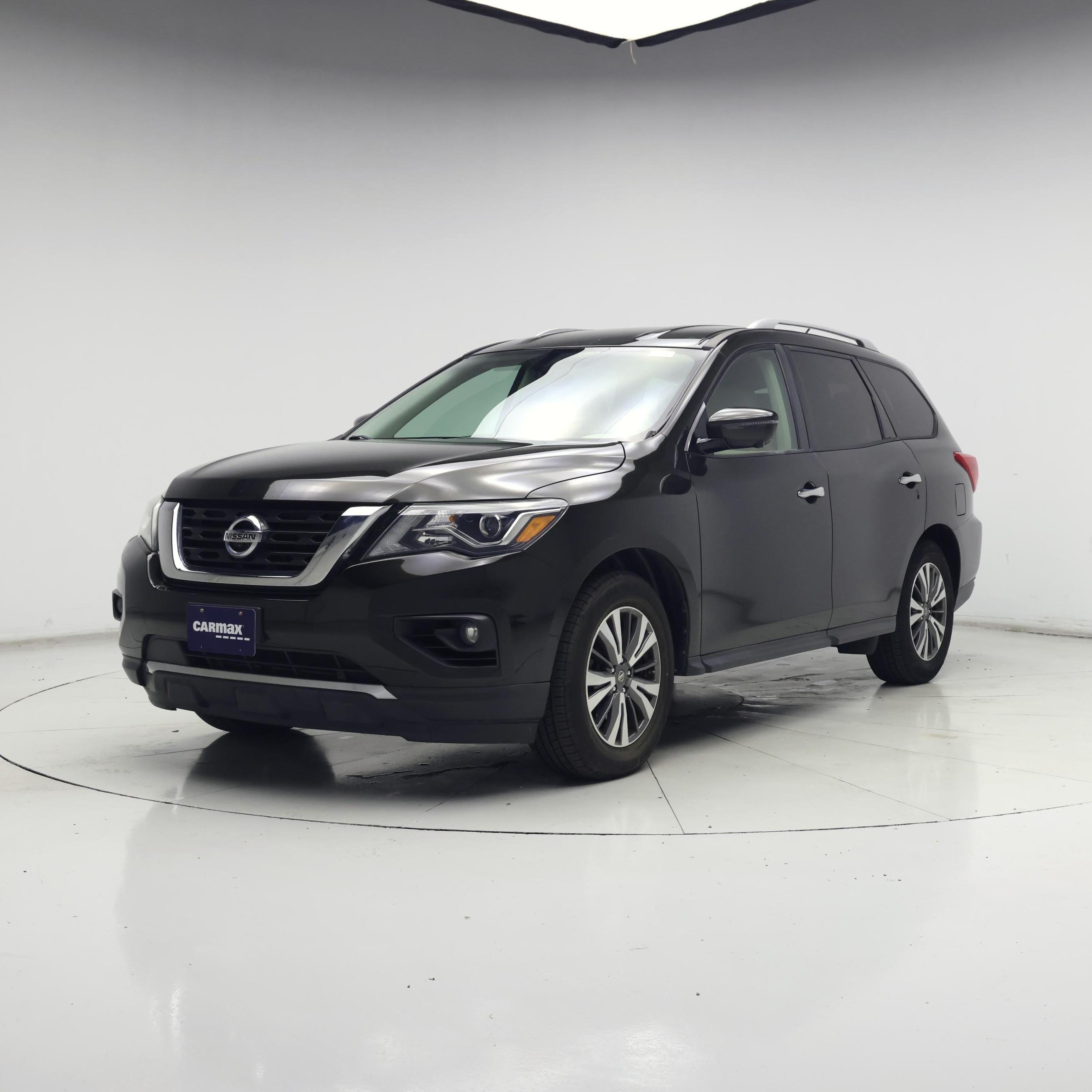 Thumbnail: 2017 Nissan Pathfinder - 4