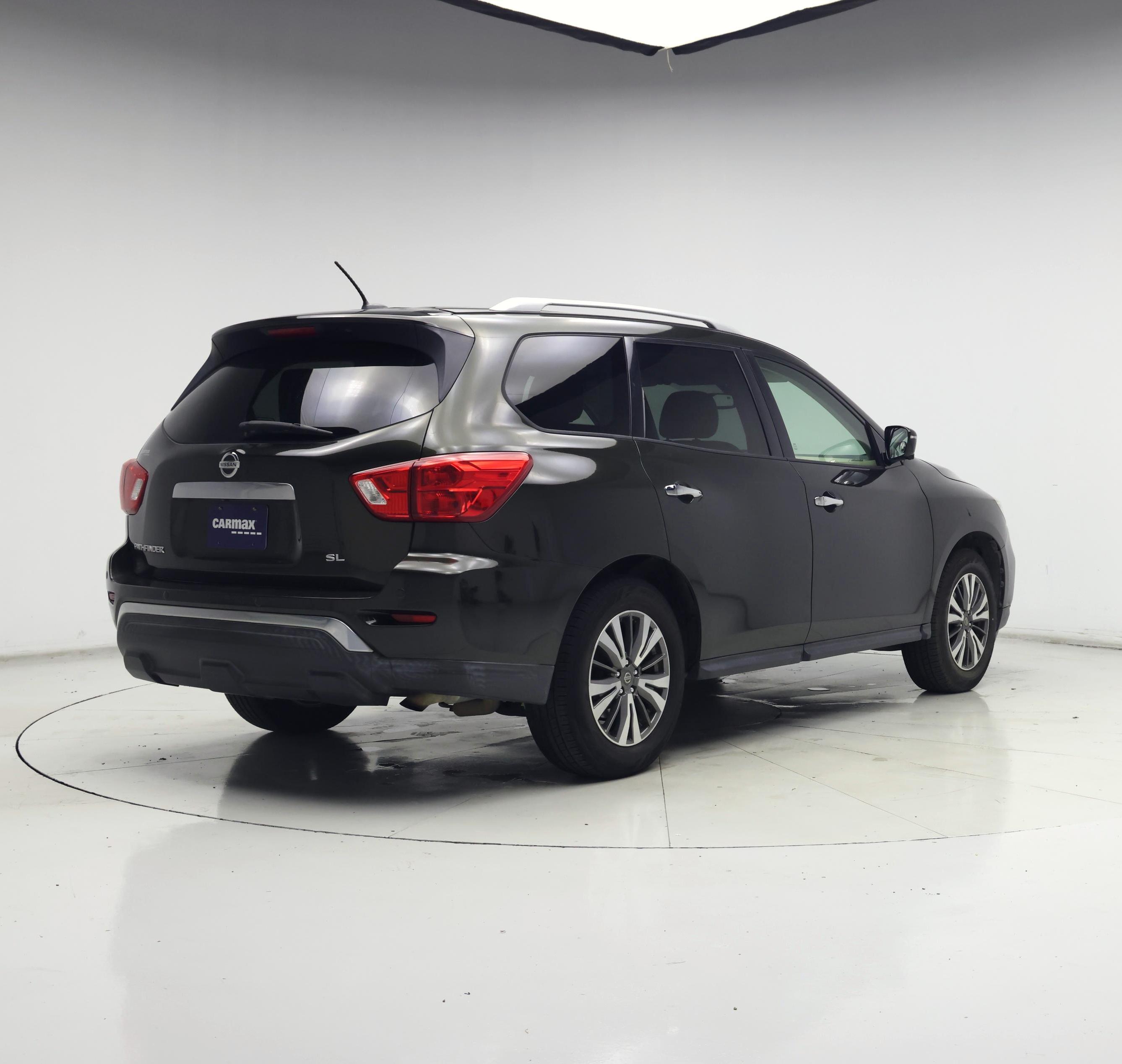 Thumbnail: 2017 Nissan Pathfinder - 8