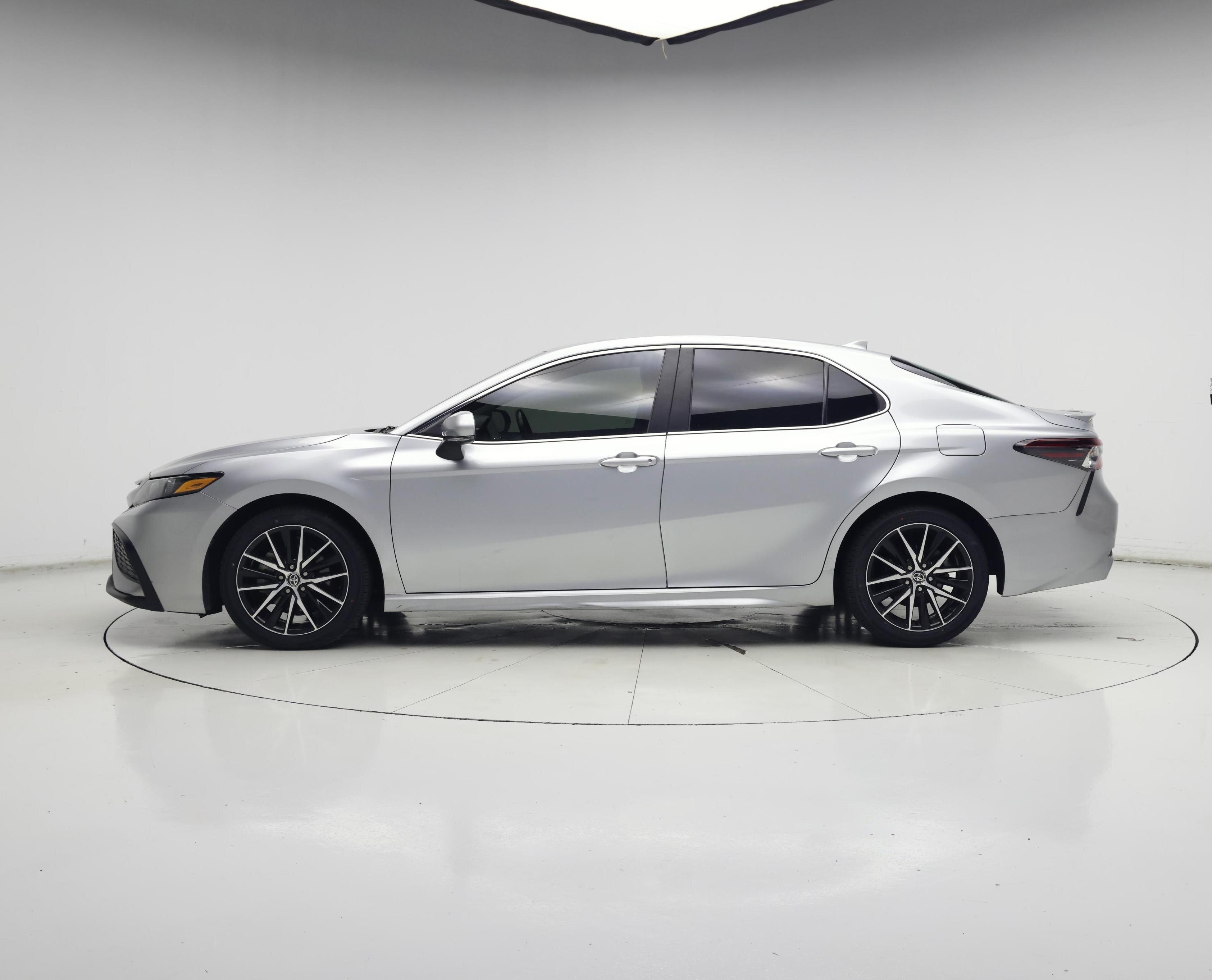 Thumbnail: 2023 Toyota Camry - 3