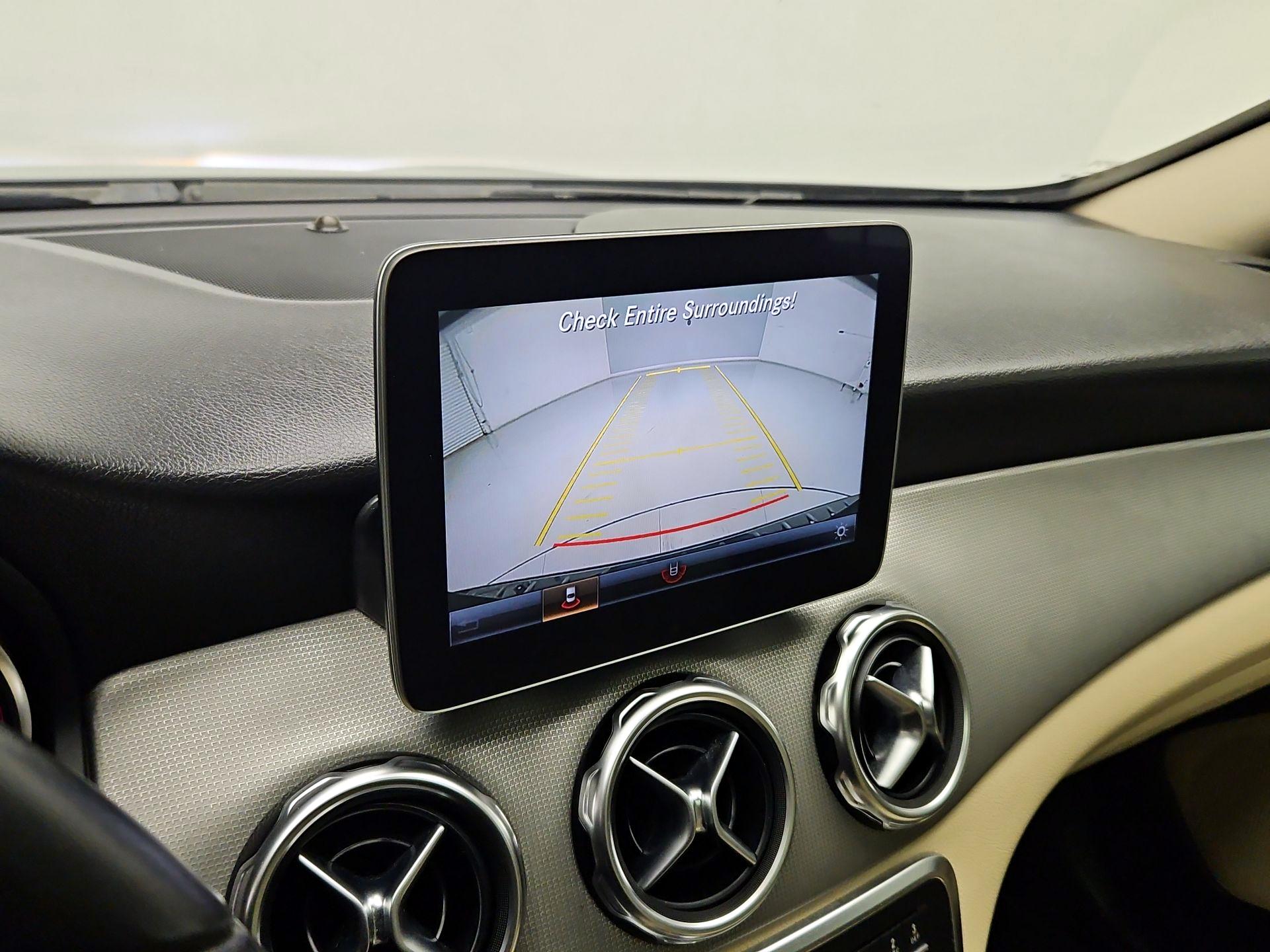 Thumbnail: 2018 Mercedes-Benz GLA - 14