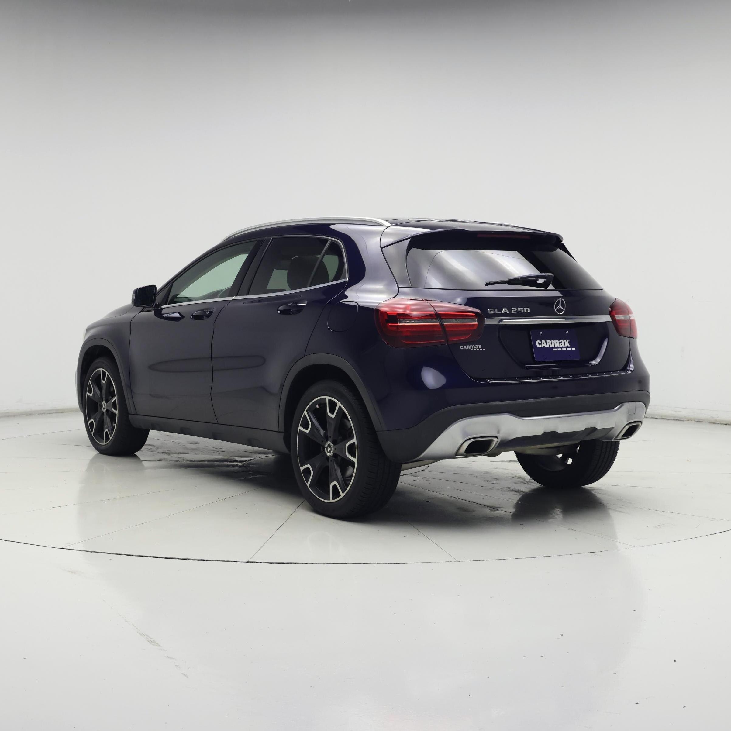 Thumbnail: 2018 Mercedes-Benz GLA - 2