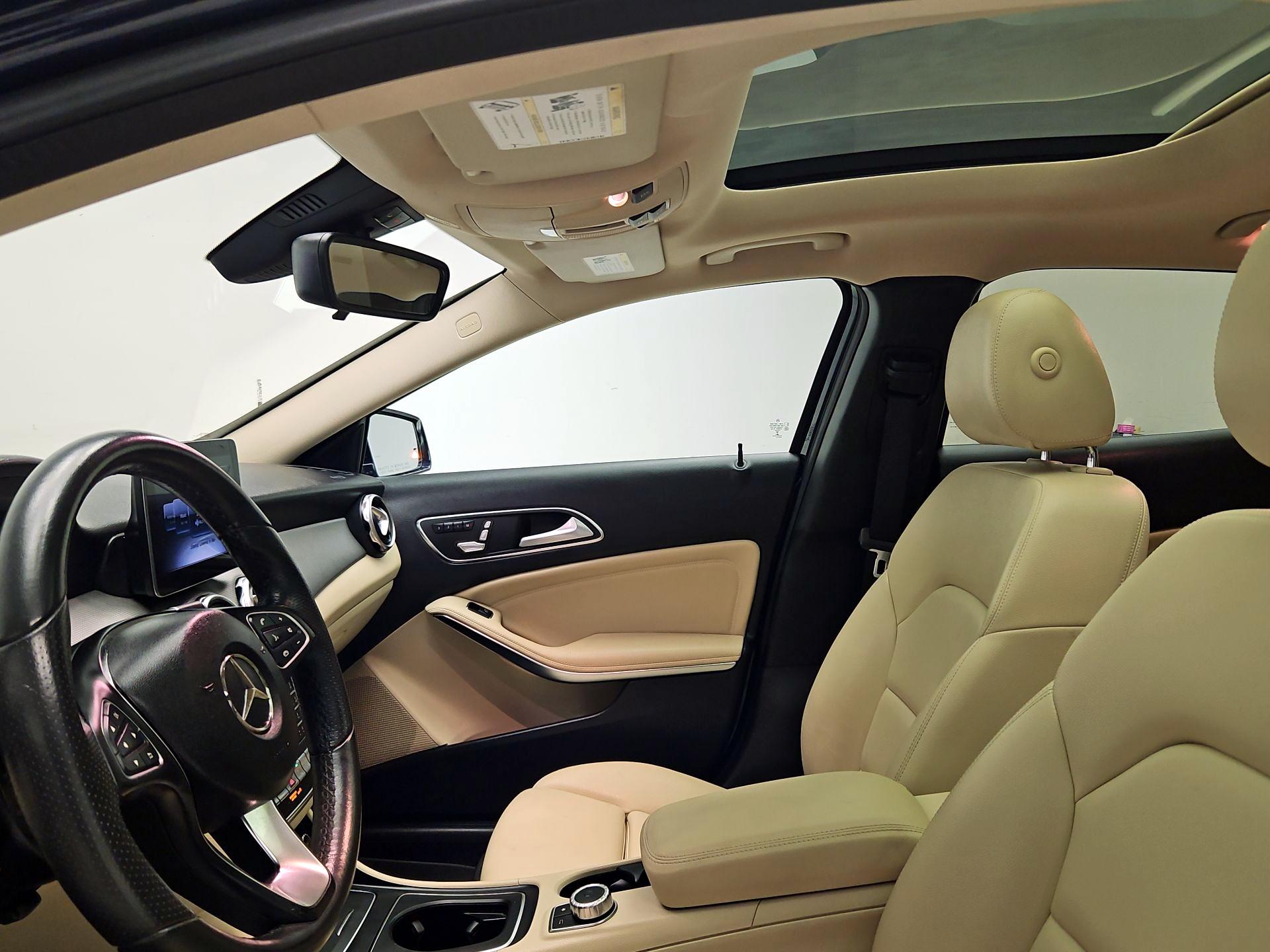 Thumbnail: 2018 Mercedes-Benz GLA - 19