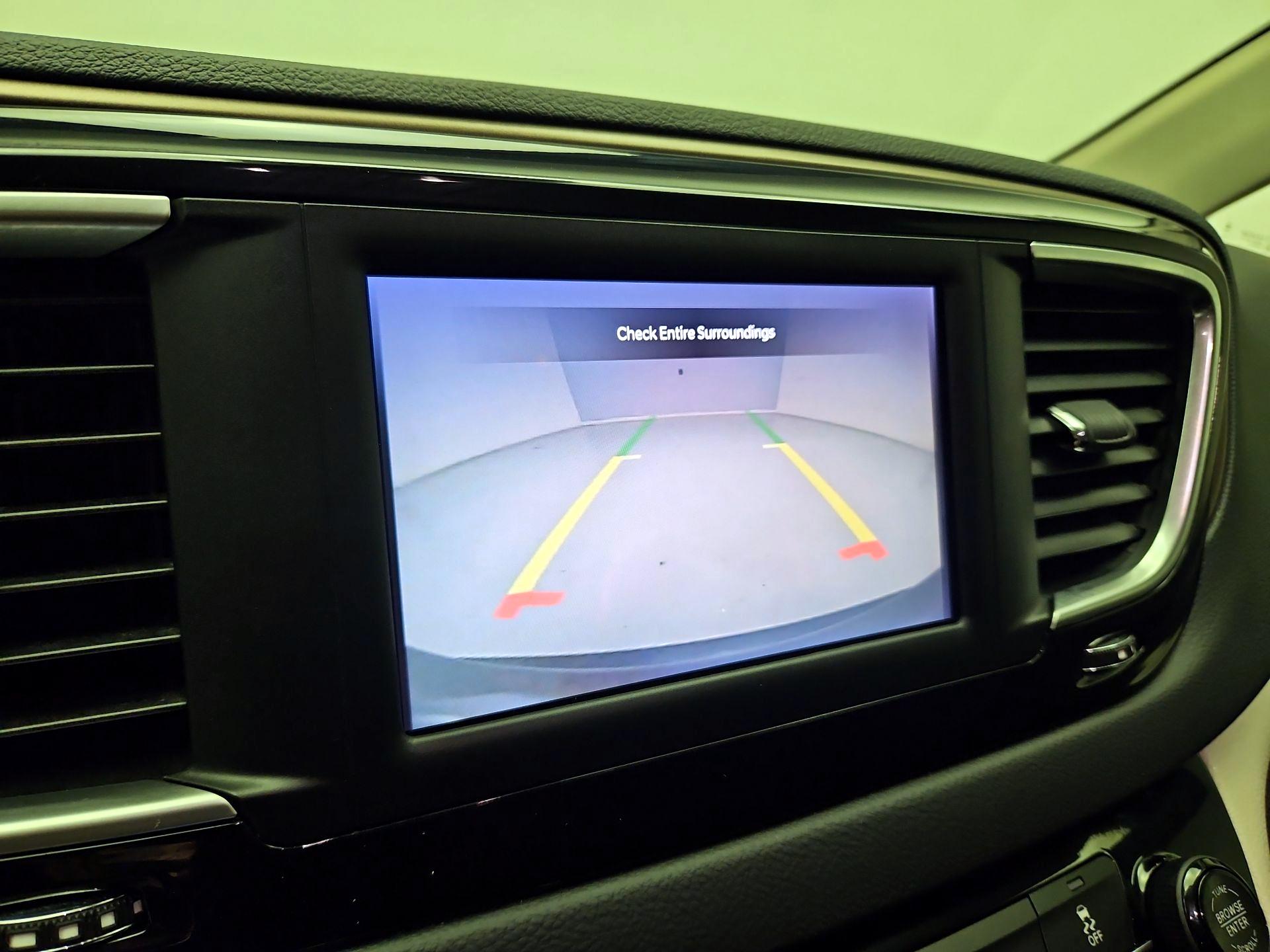 Thumbnail: 2023 Chrysler Voyager - 14