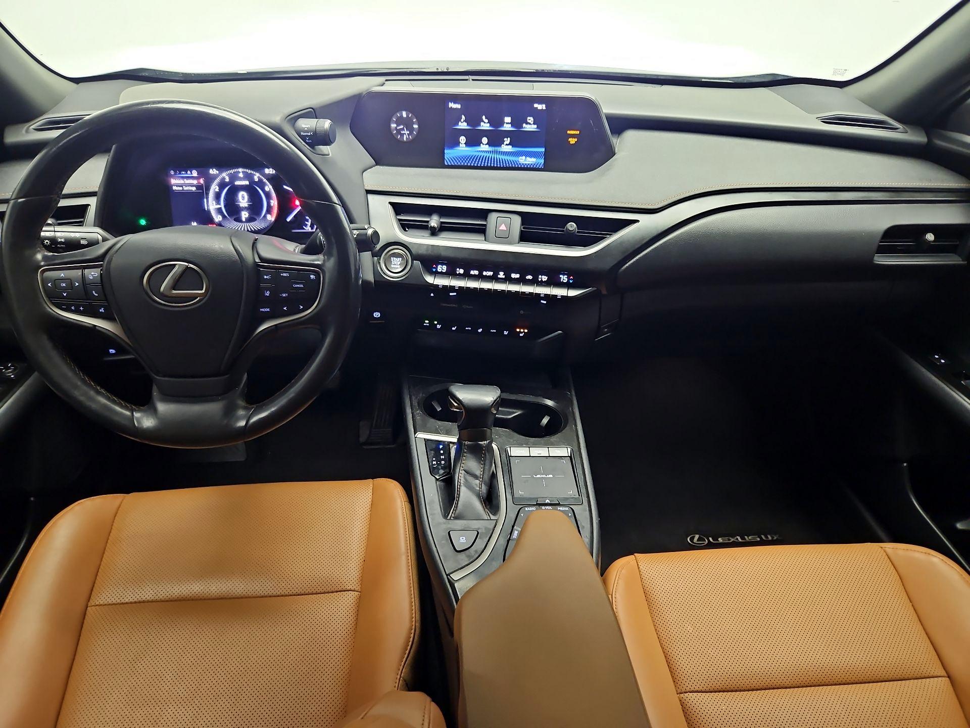 Thumbnail: 2019 Lexus UX - 9